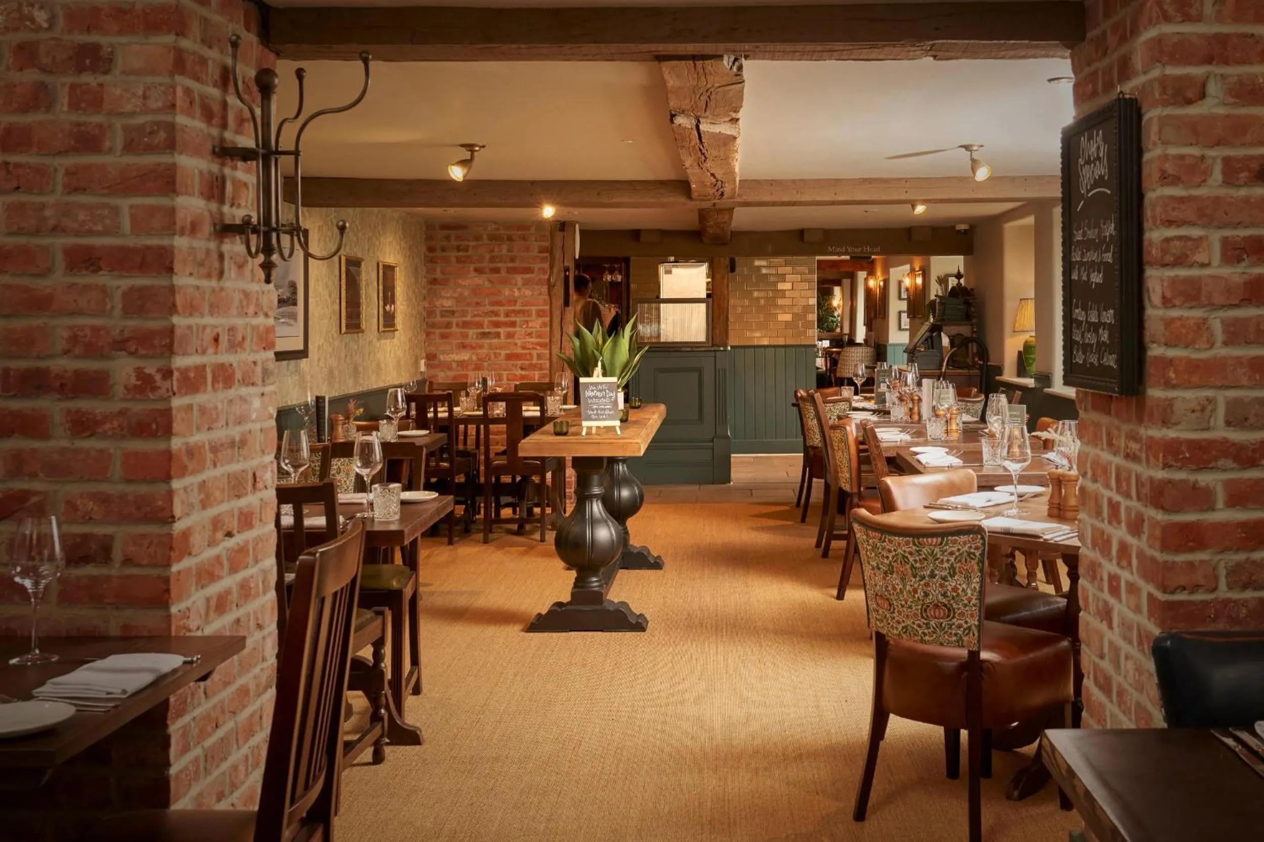 Restaurant/places to eat in The White Horse