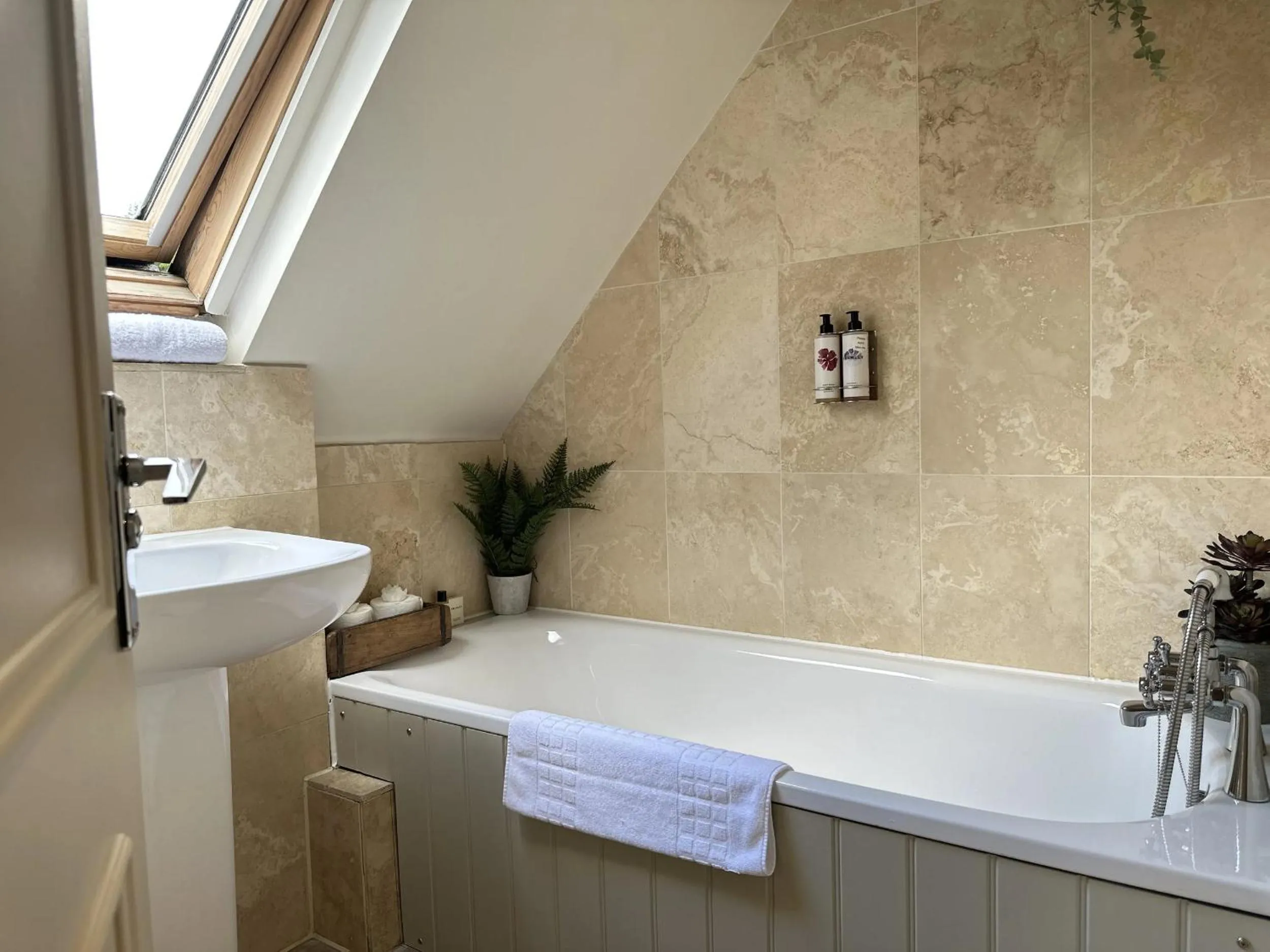 Bathroom in The White Horse