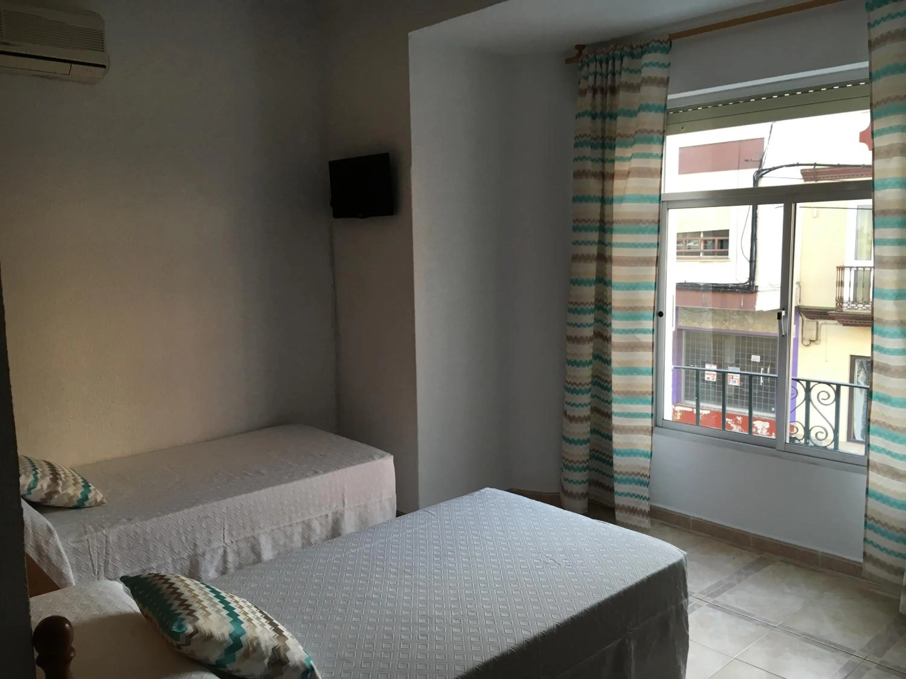 Photo of the whole room in Hostal Barbate