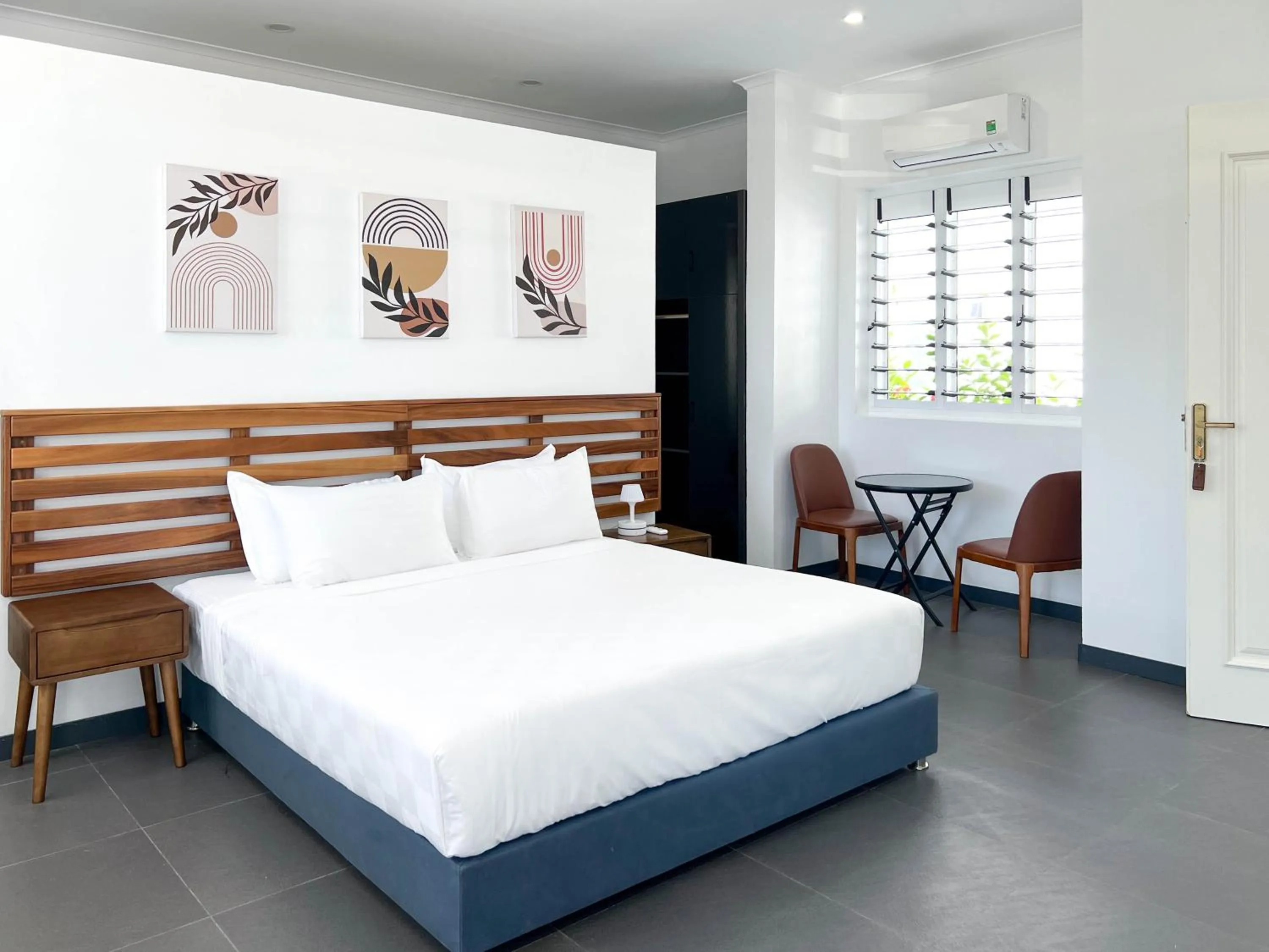 Photo of the whole room, Bed in Naisoso Island Villas - Fiji