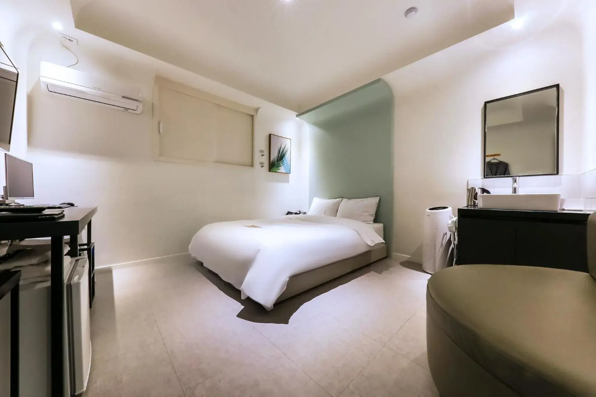 Superior Double Room - Non-Smoking in Hotel Yam Superior Double Room - Non-Smoking in Hotel Yam