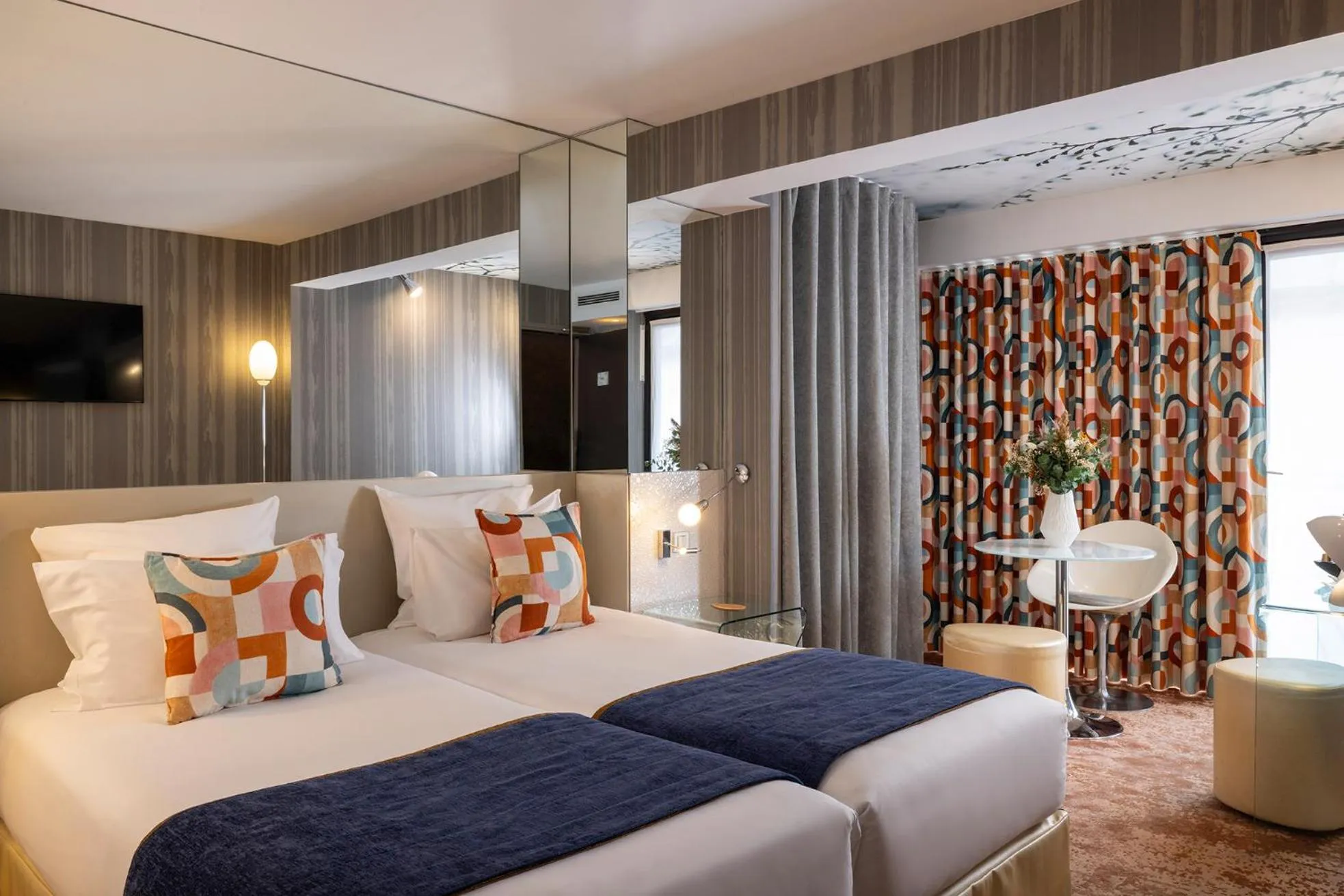 Bedroom, Bed in Le 7 Eiffel Hotel by Malone