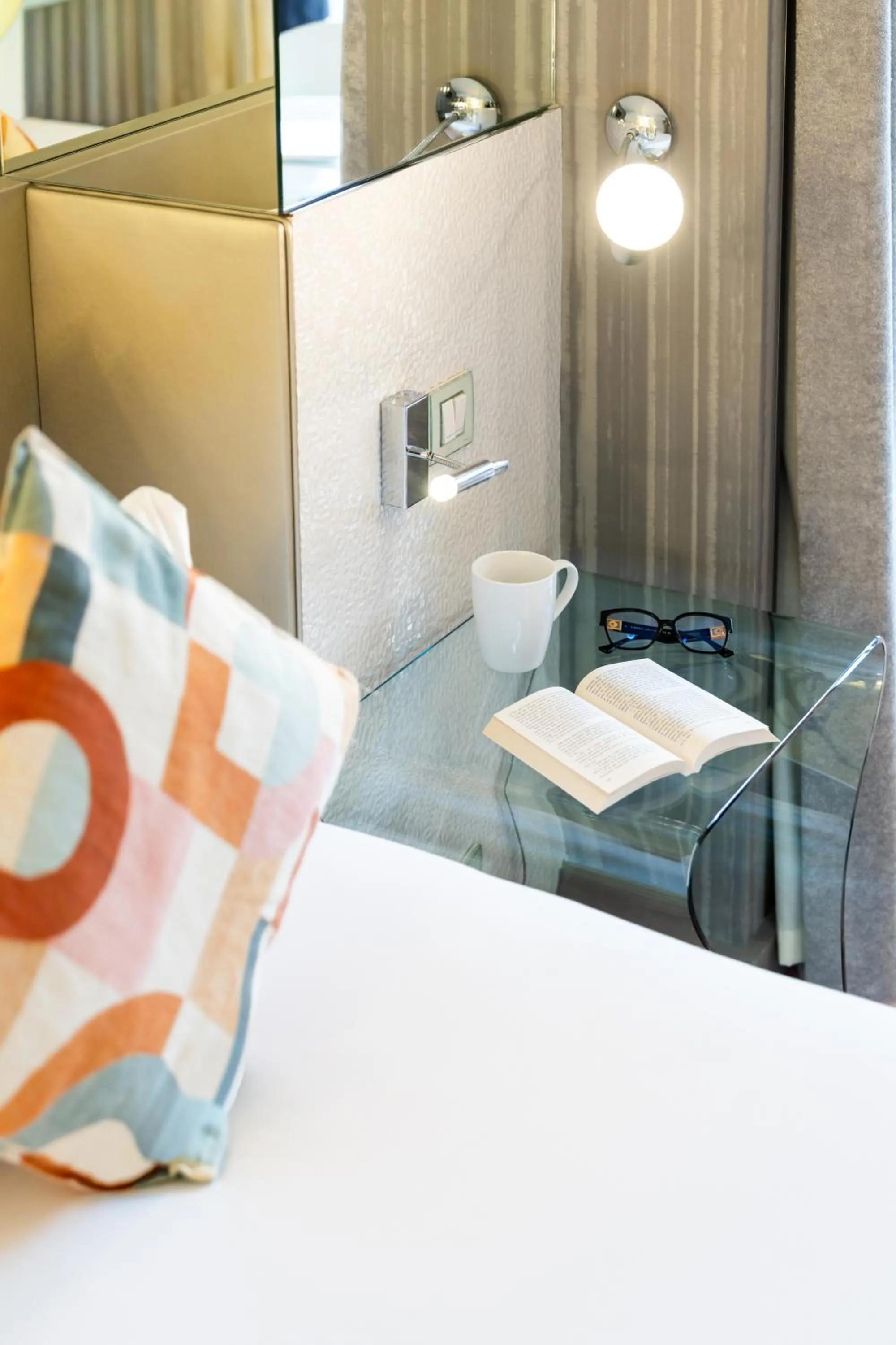 Bedroom, Bed in Le 7 Eiffel Hotel by Malone