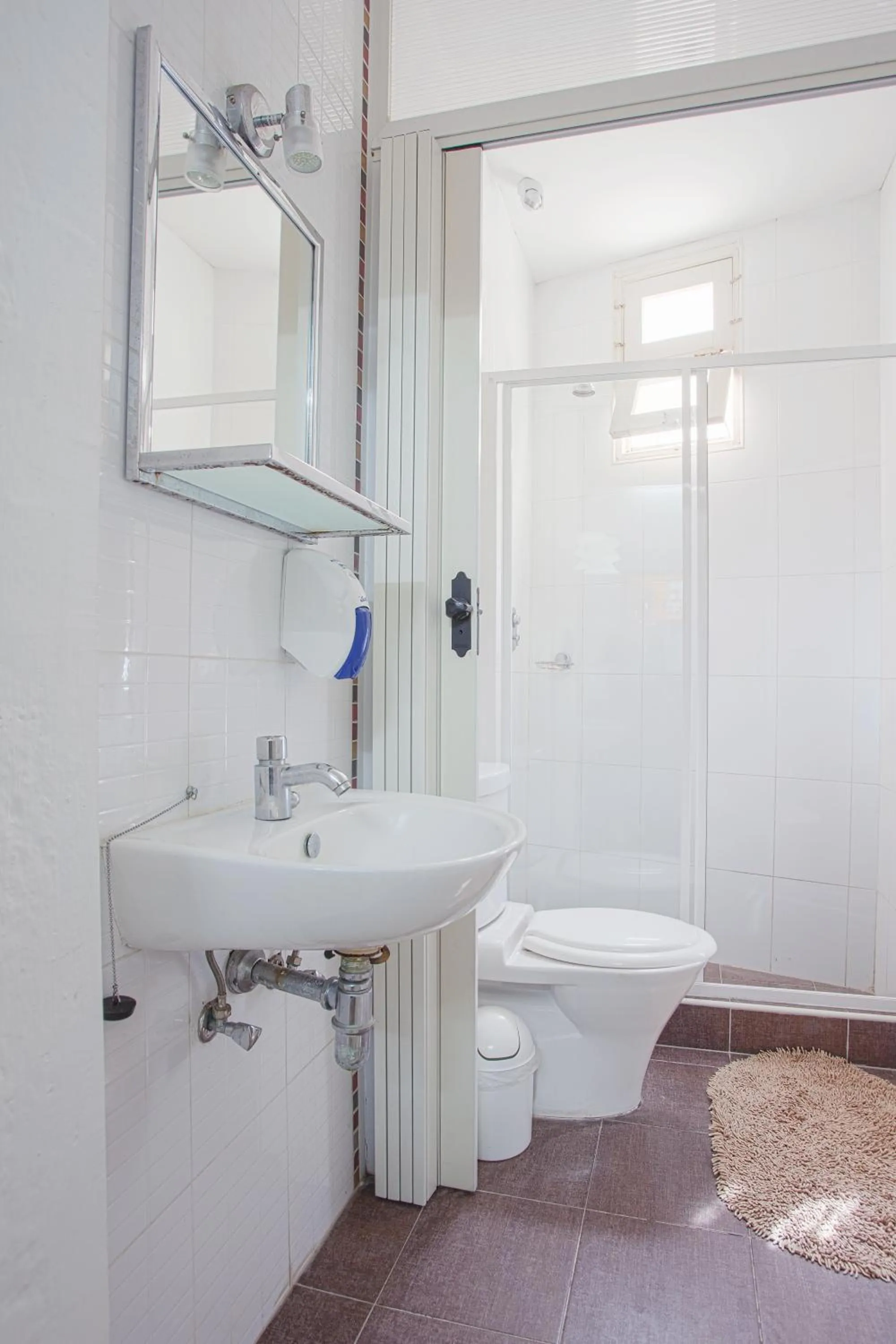 Bathroom in Granny's Inn Hostel