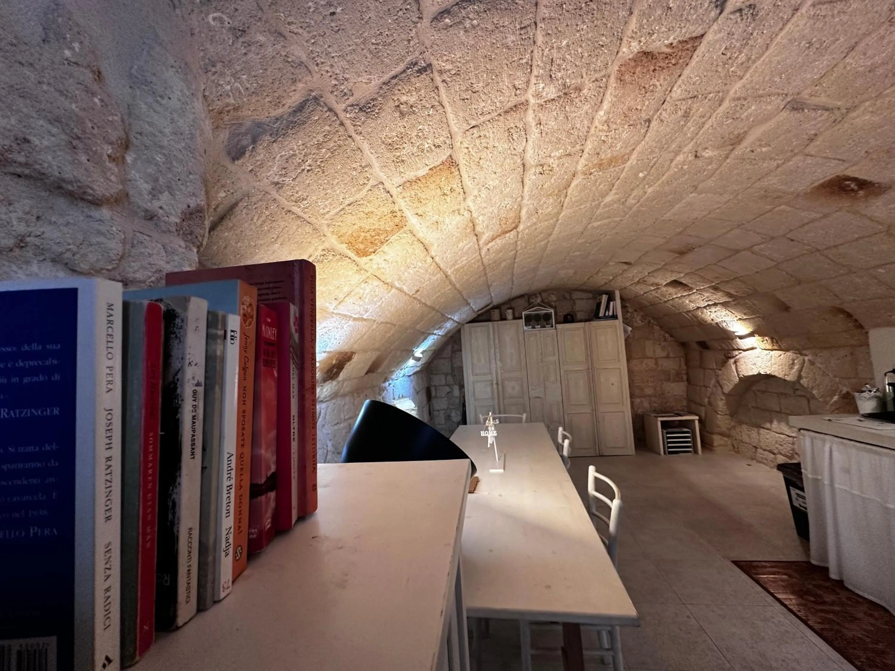 Kitchen or kitchenette in La Torre e il Mare Rooms by STHEY