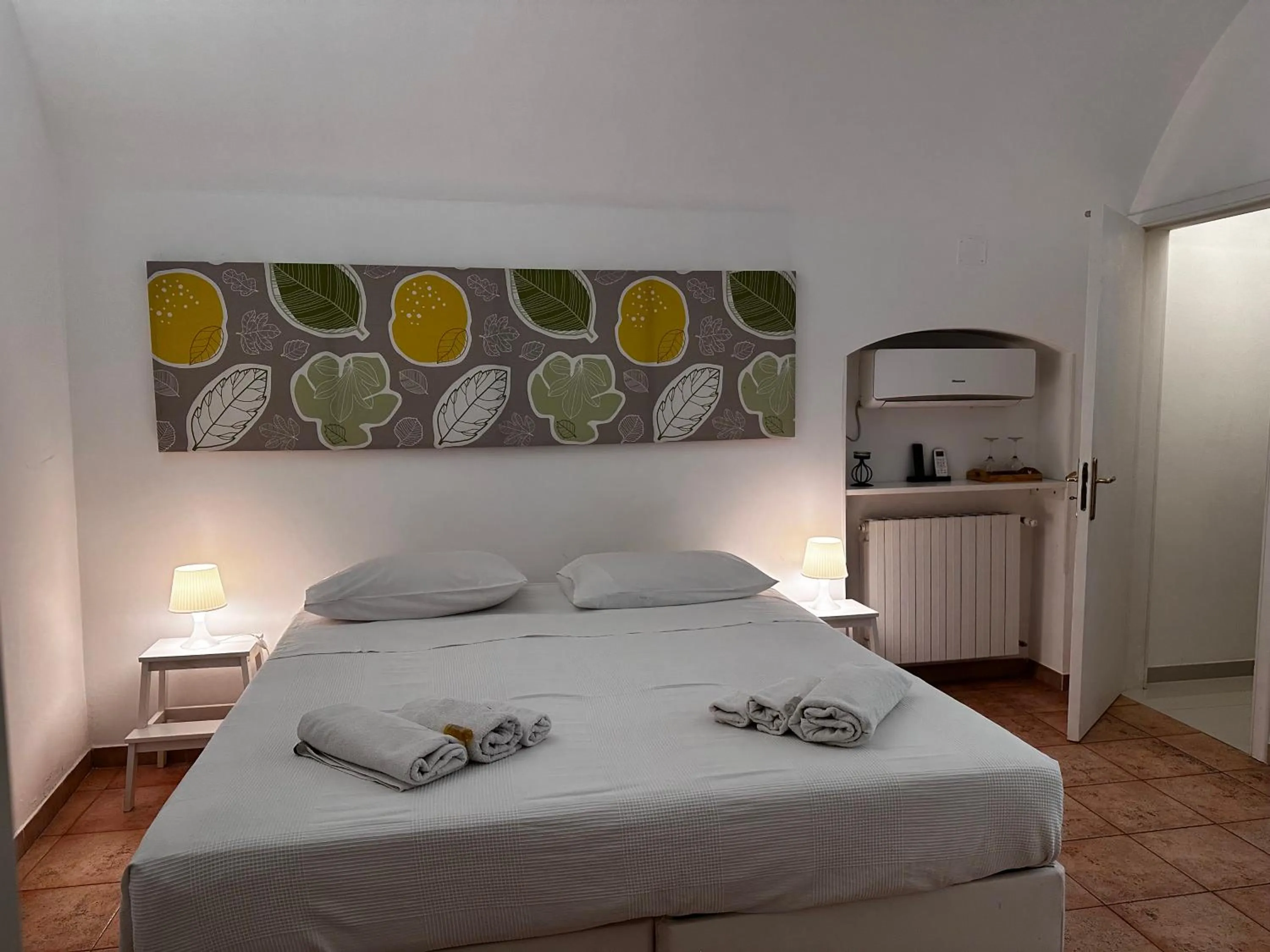 Bedroom, Bed in La Torre e il Mare Rooms by STHEY