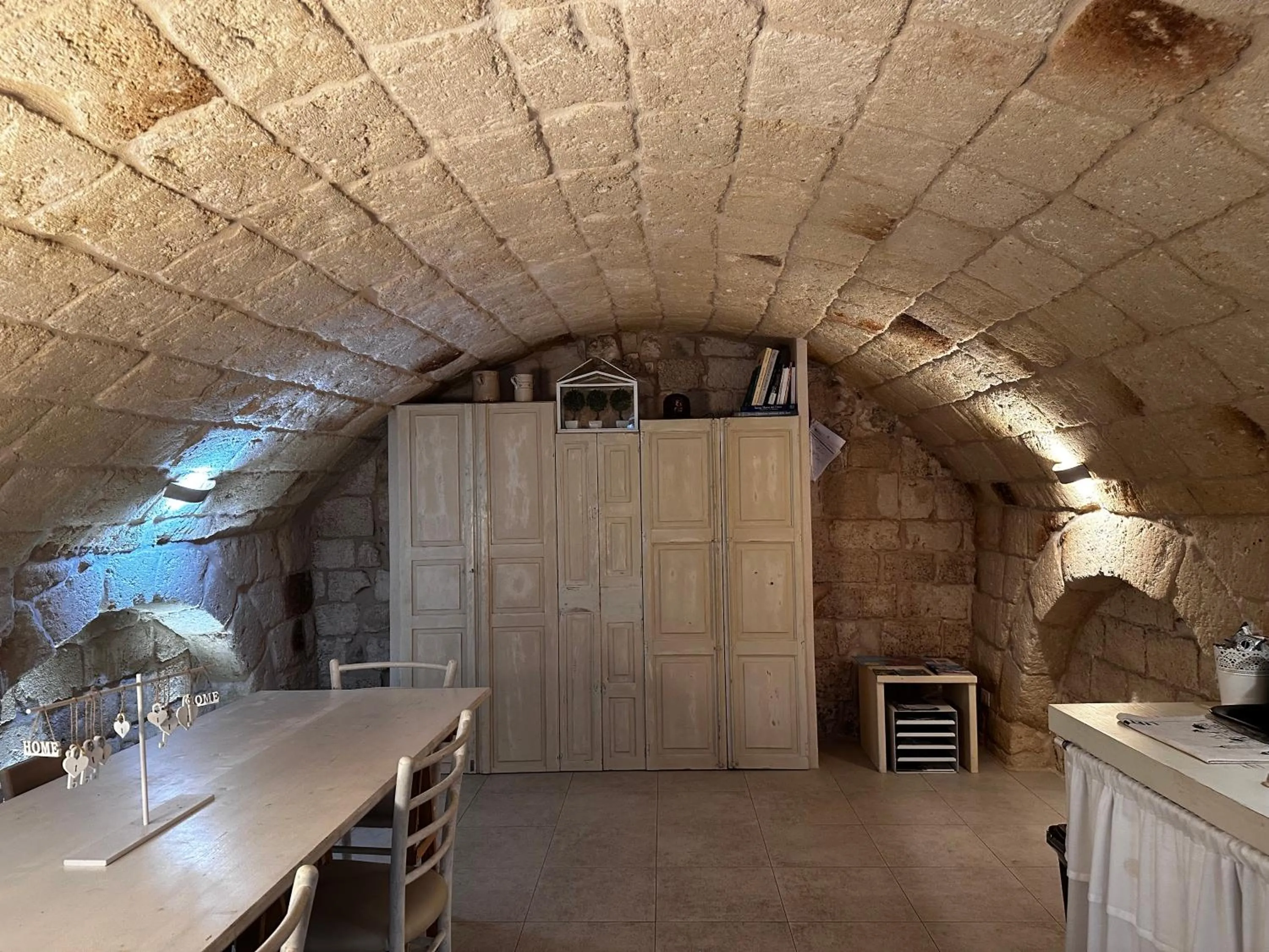 Kitchen or kitchenette in La Torre e il Mare Rooms by STHEY