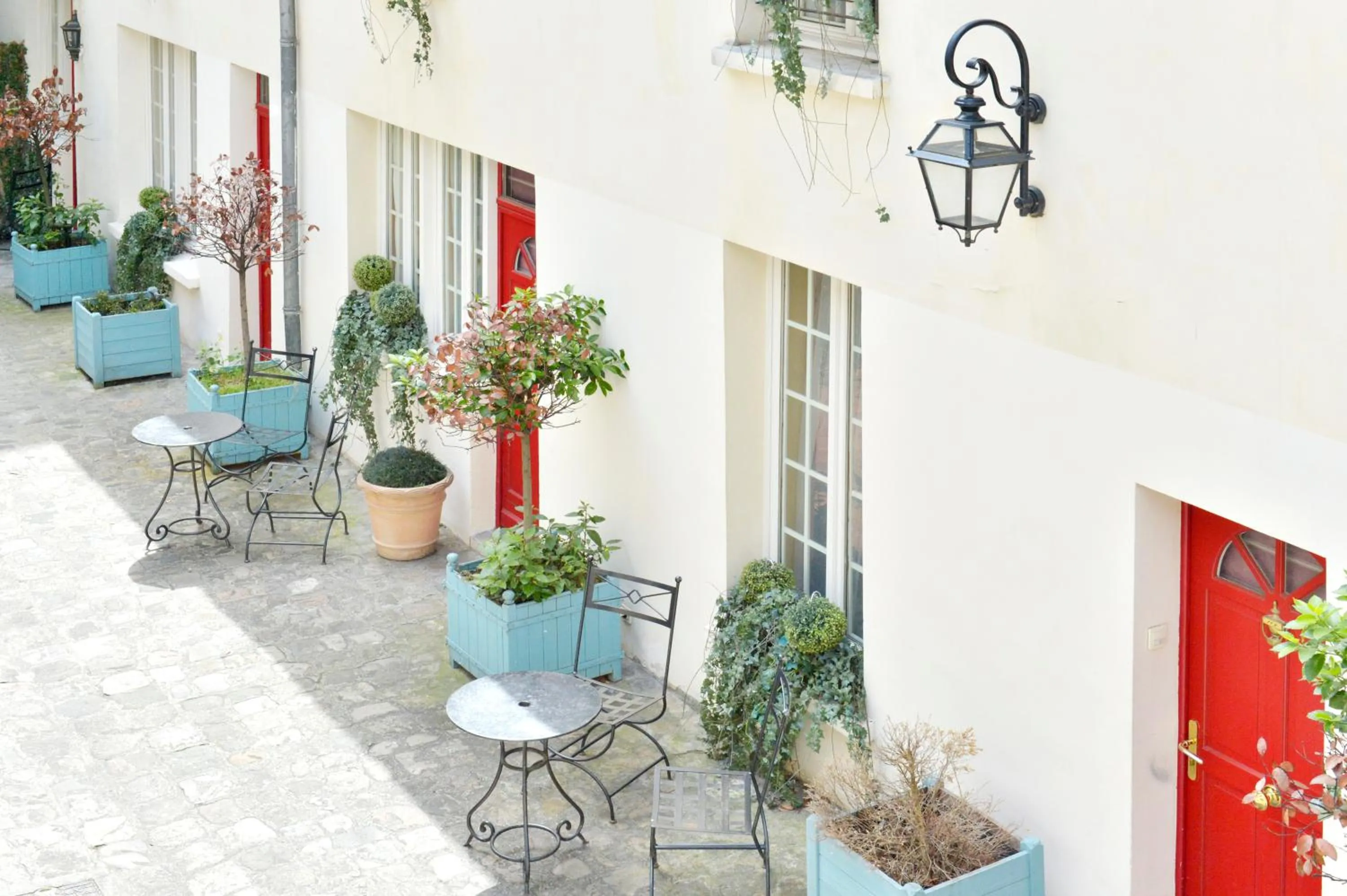 Property building, Patio/Outdoor Area in Hotel Suites Unic Renoir Saint-Germain