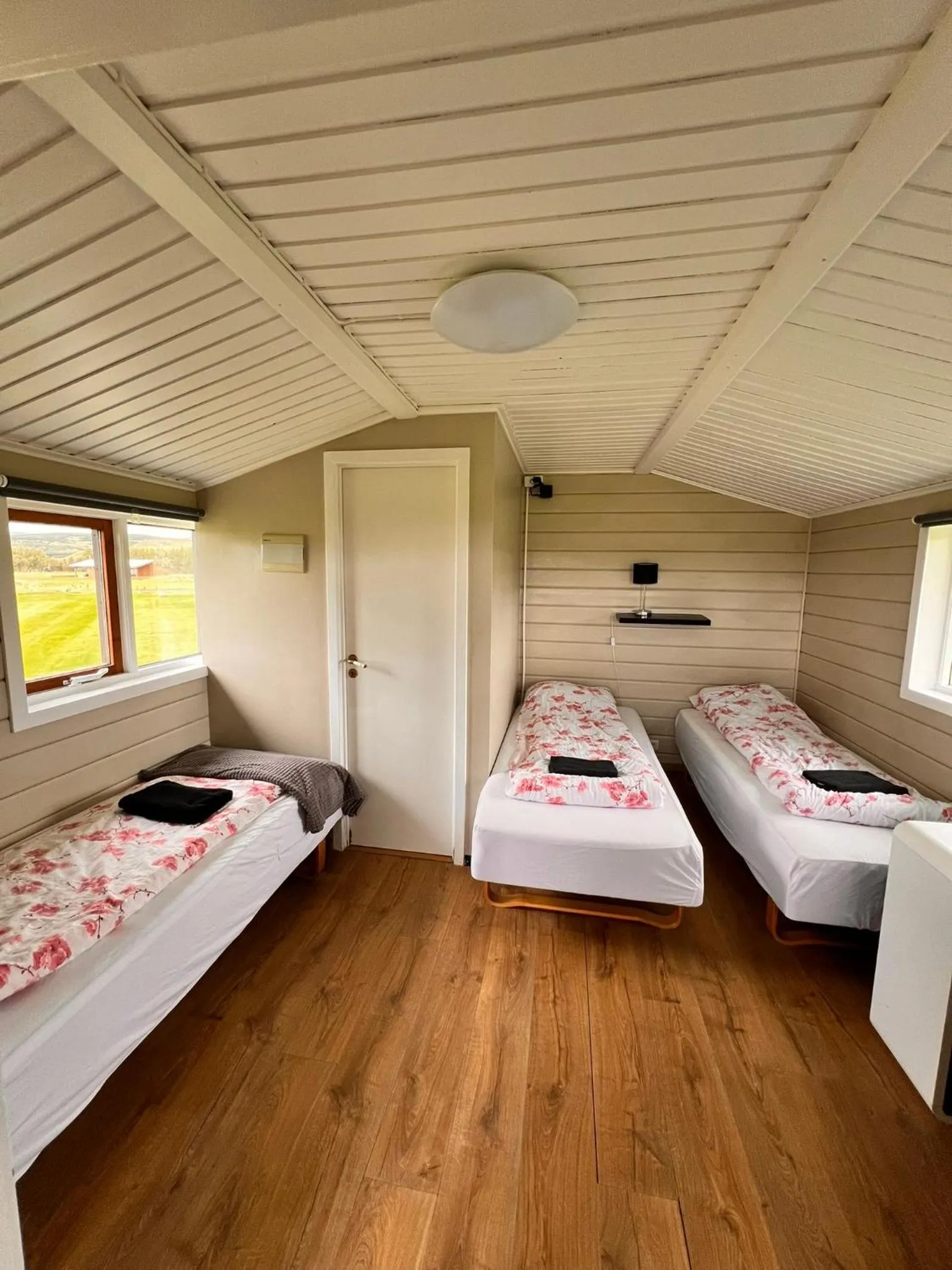 Bedroom, Bed in Hellisholar Cottages
