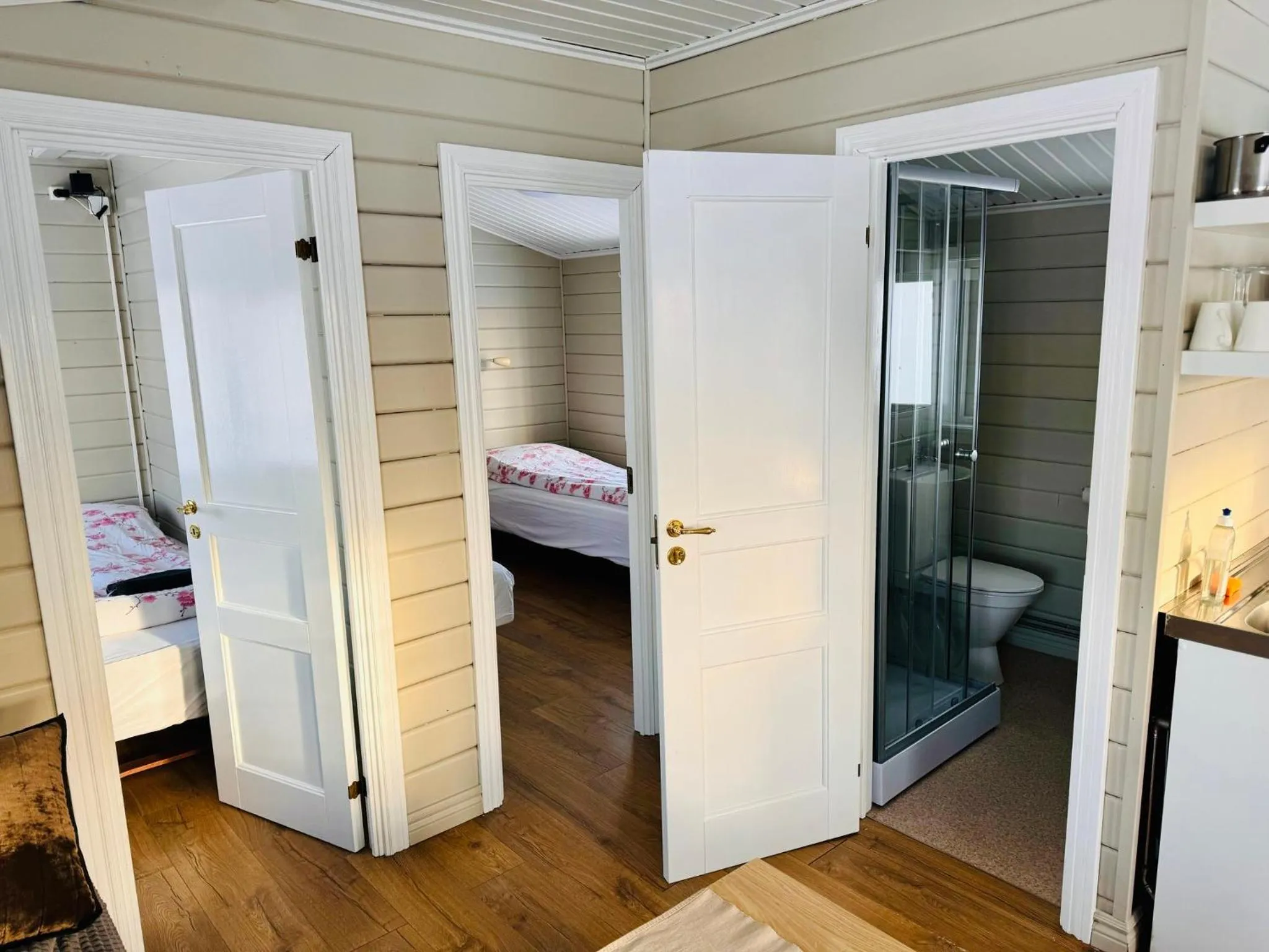 Decorative detail, Bed in Hellisholar Cottages