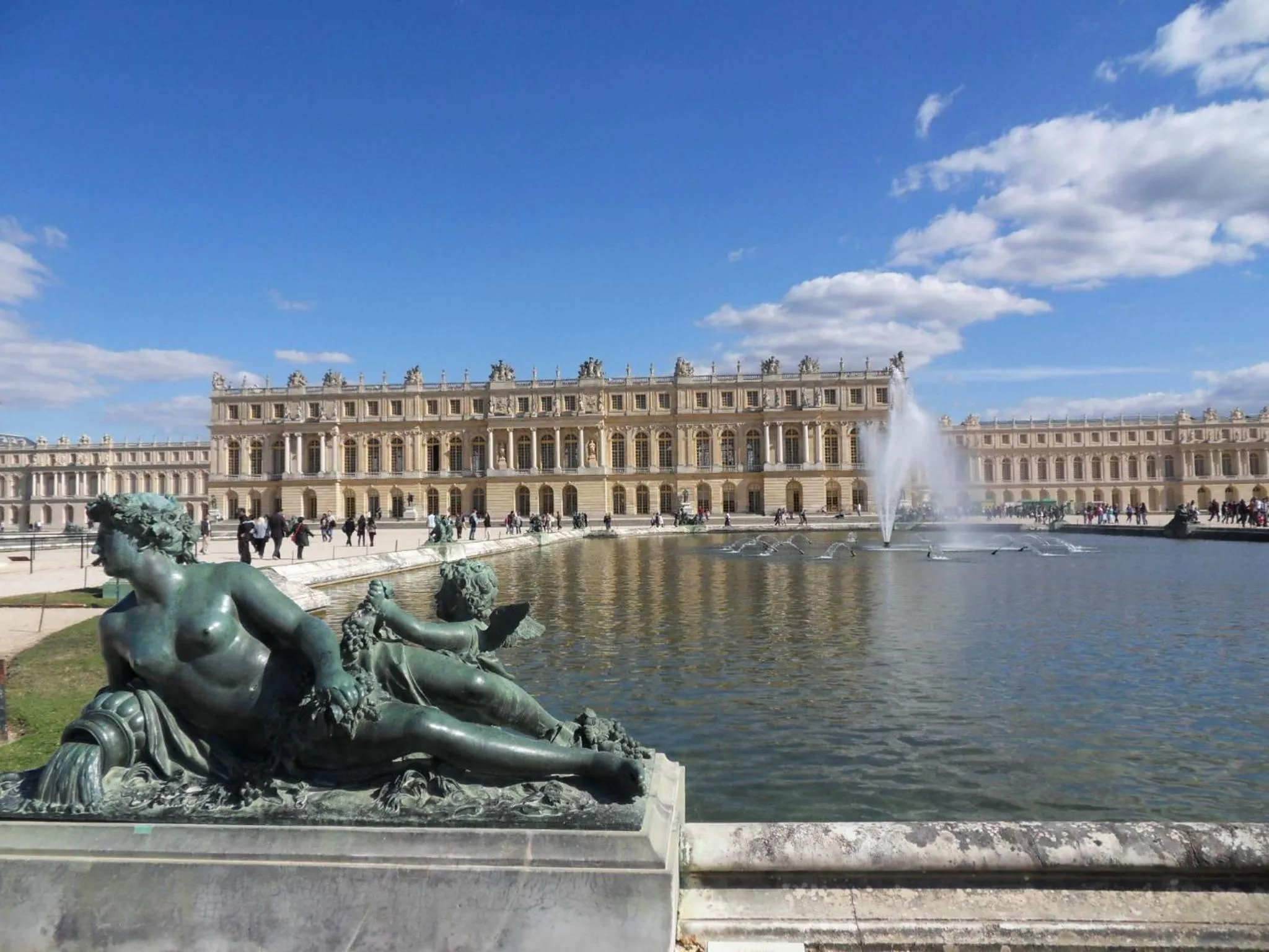 Facade/entrance in Mercure Versailles Chateau