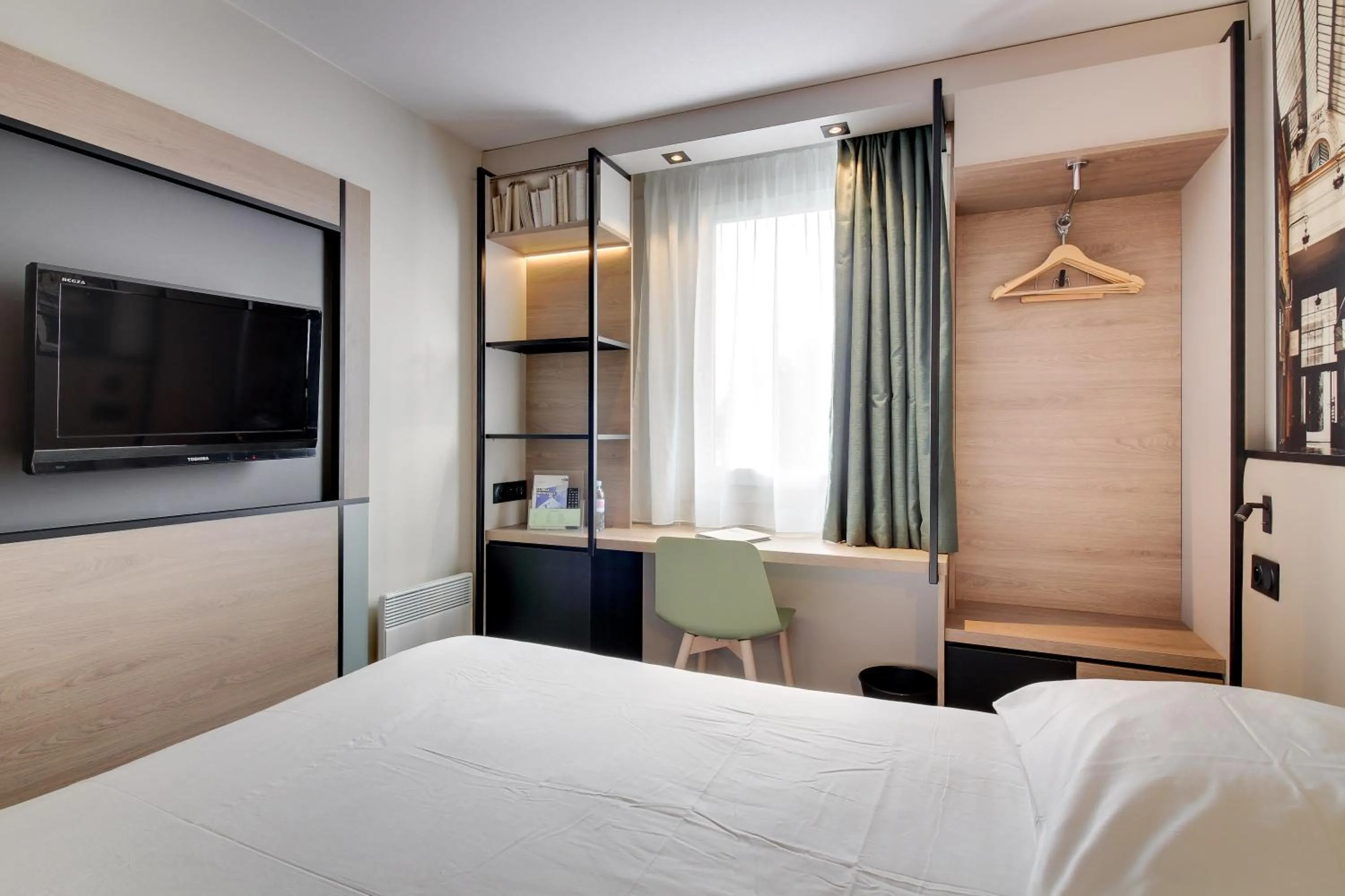 Bed in Brit Hotel Brest Le Relecq Kerhuon