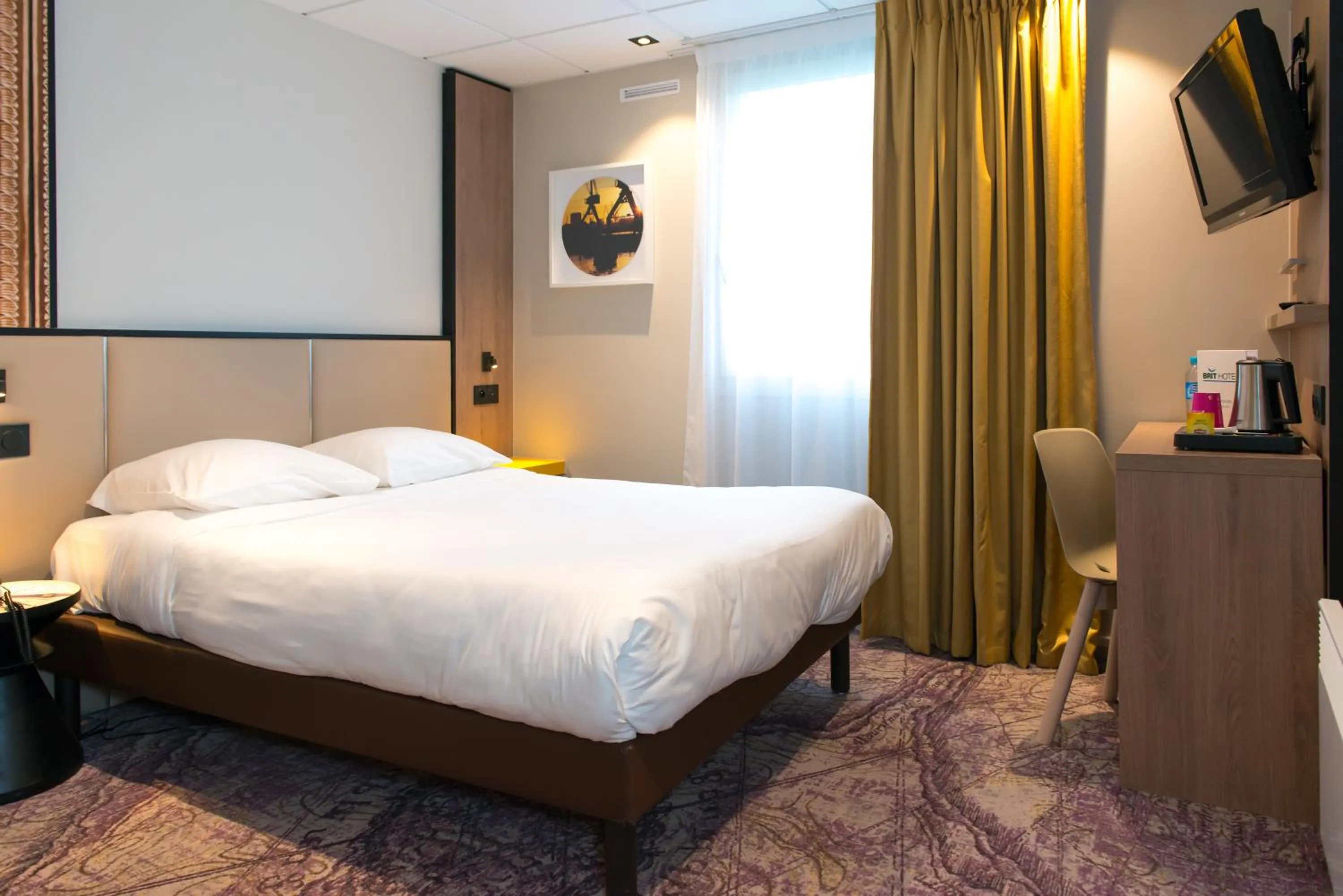 Photo of the whole room, Bed in Brit Hotel Brest Le Relecq Kerhuon