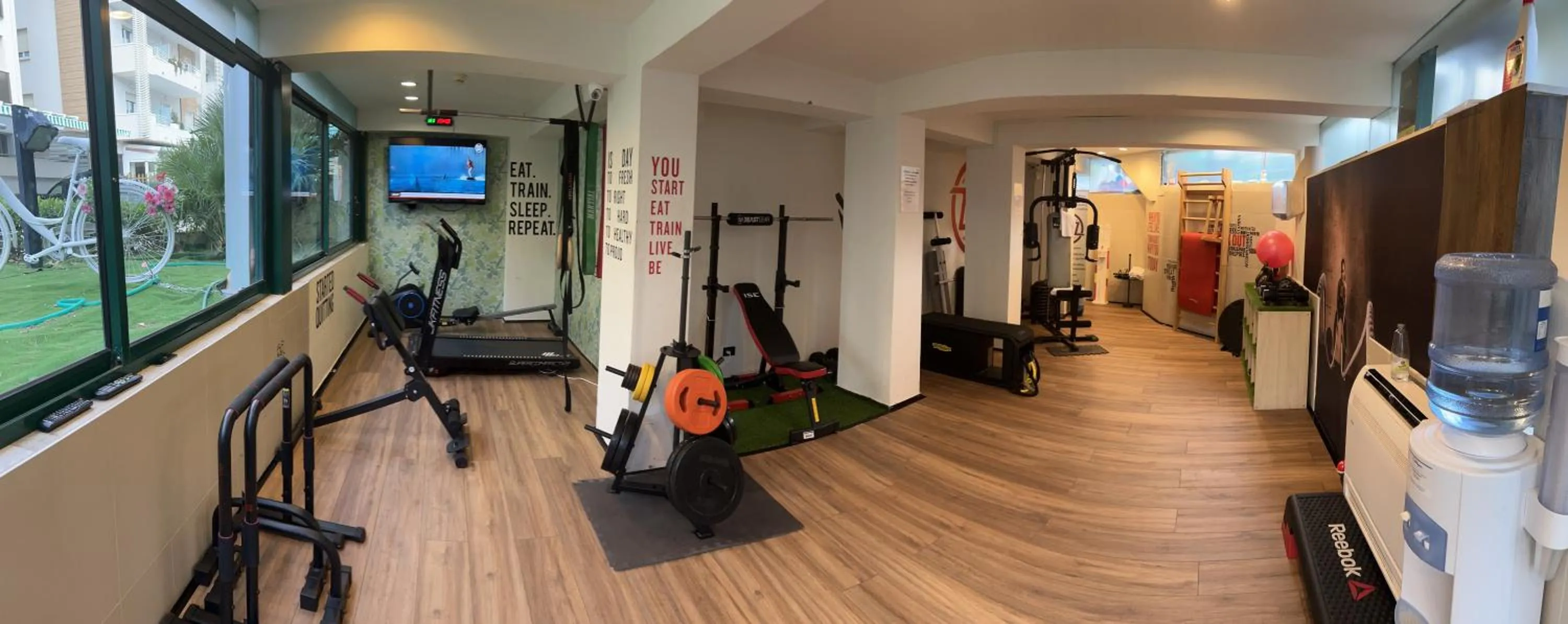 Fitness centre/facilities in Hotel Majorca sul Mare in centro a Riccione con Area Fitness