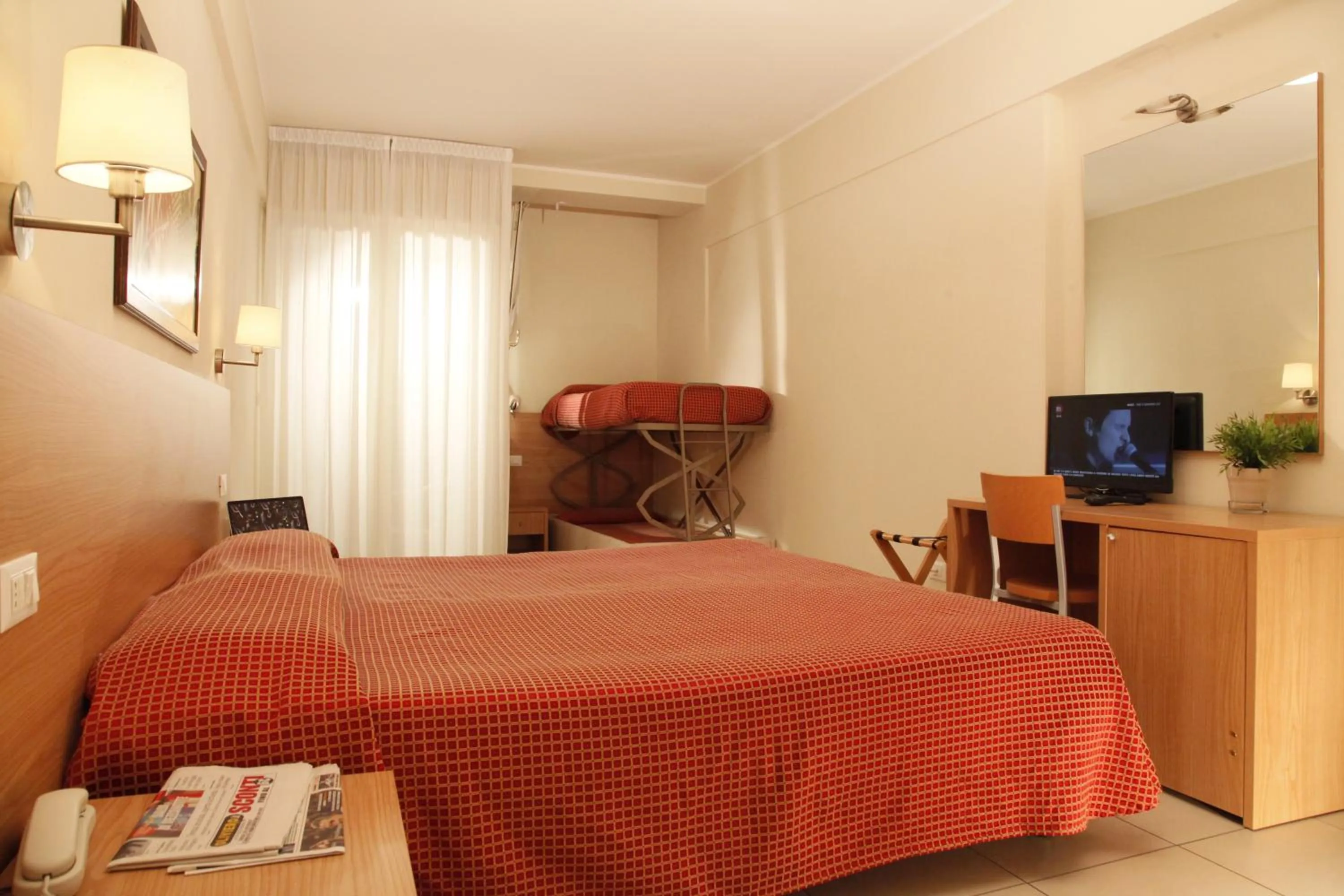 Photo of the whole room, Bed in Hotel Majorca sul Mare in centro a Riccione con Area Fitness