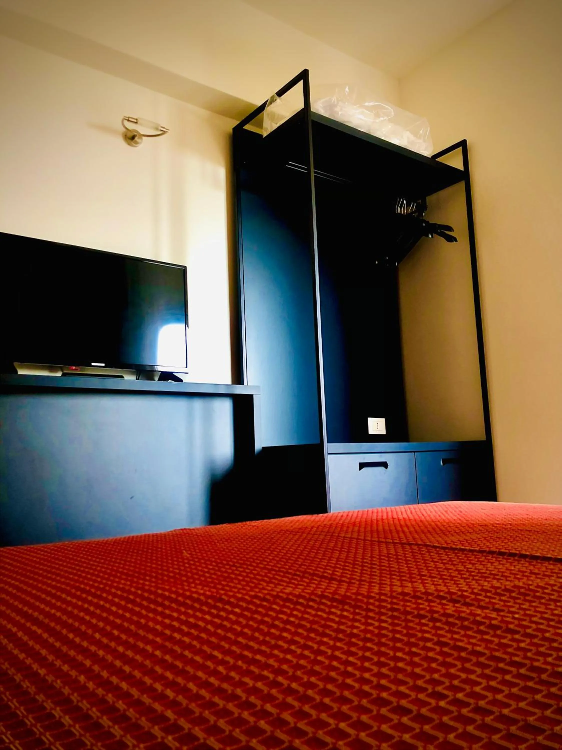 Bedroom, Bed in Hotel Majorca sul Mare in centro a Riccione con Area Fitness