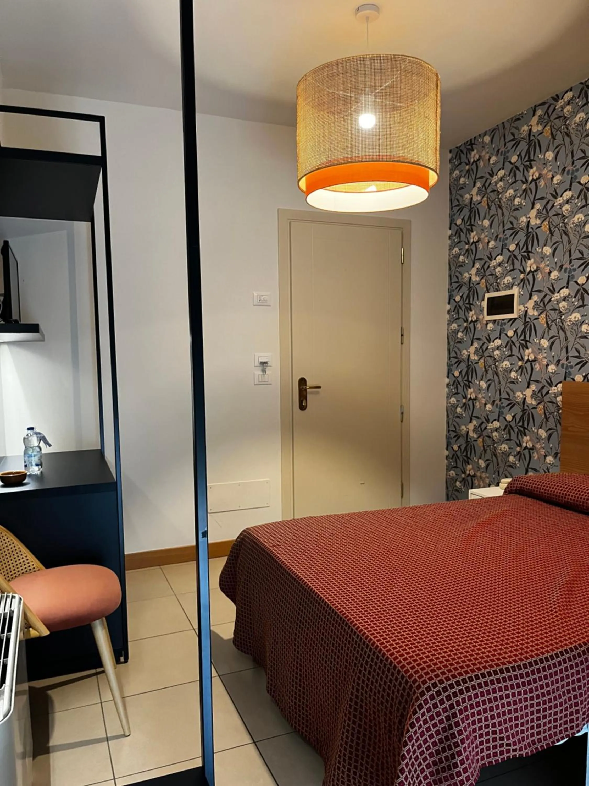 Photo of the whole room, Bed in Hotel Majorca sul Mare in centro a Riccione con Area Fitness