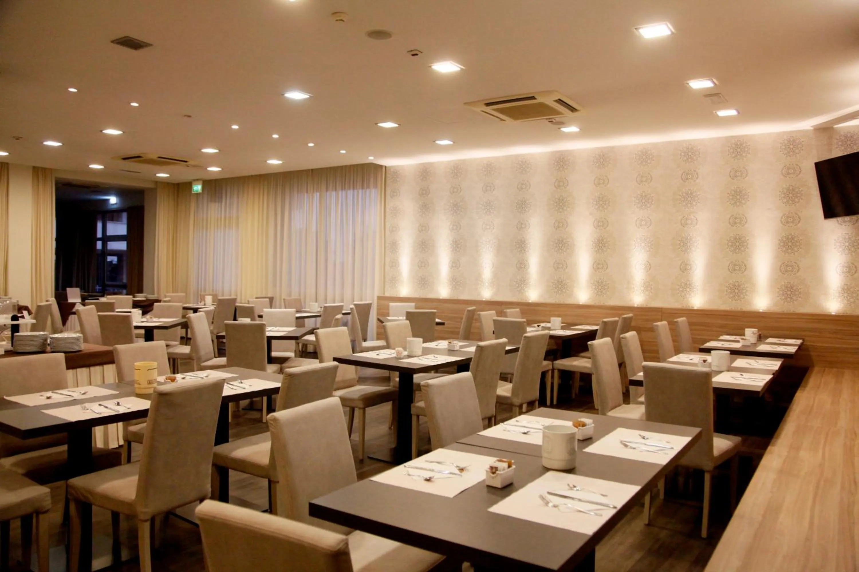 Restaurant/places to eat in Hotel Majorca sul Mare in centro a Riccione con Area Fitness