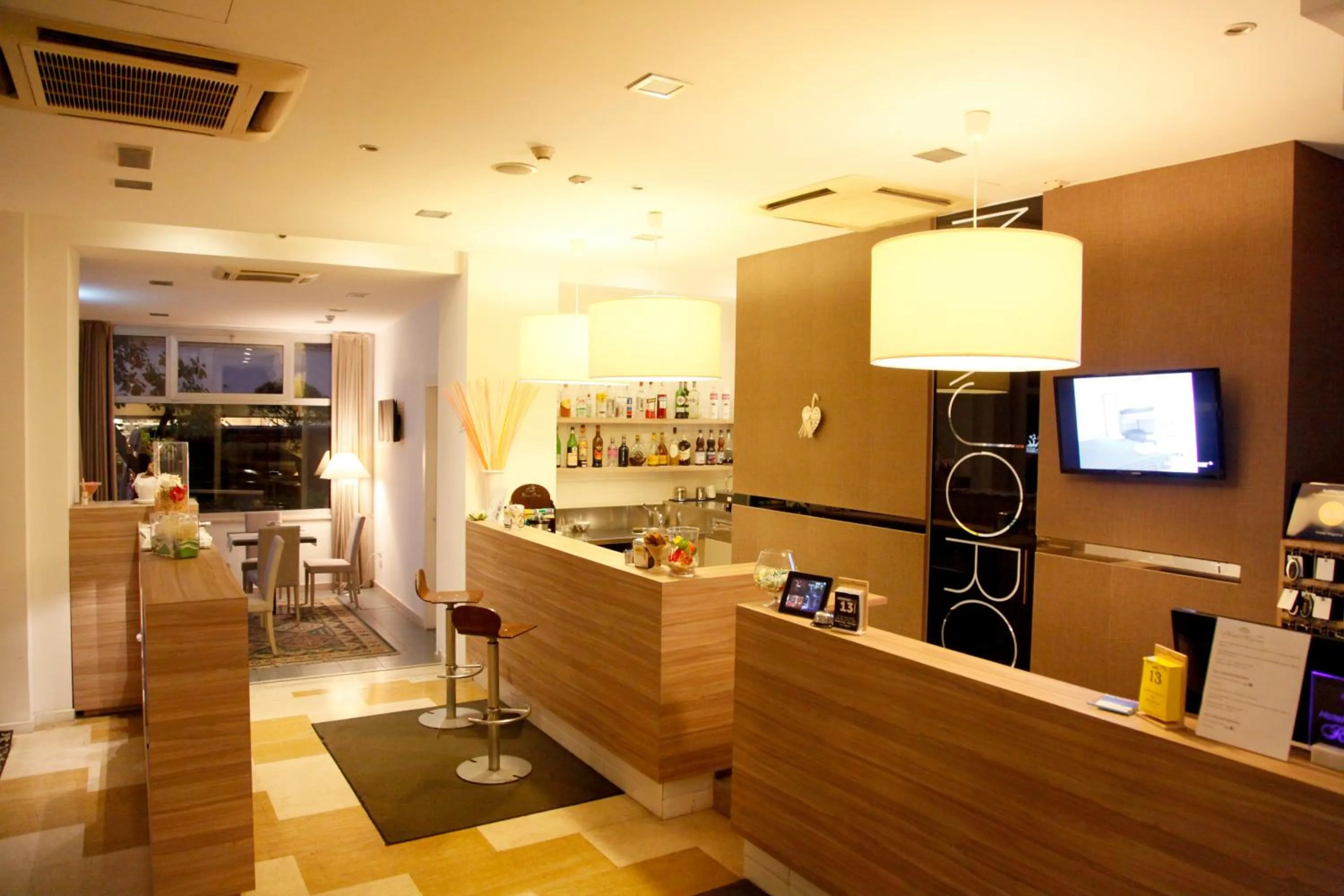 Communal lounge/ TV room in Hotel Majorca sul Mare in centro a Riccione con Area Fitness