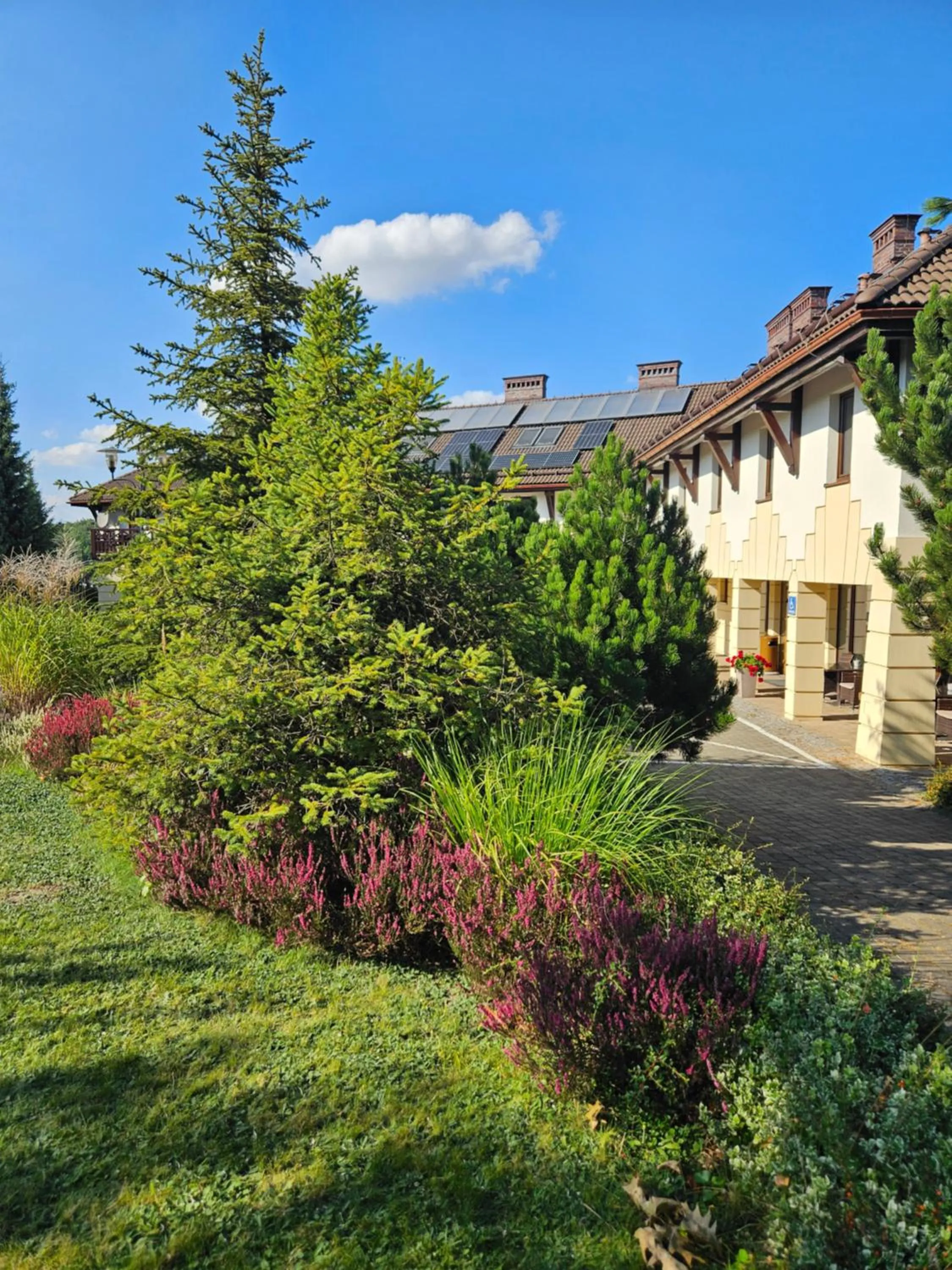 Property building in Hotel & Restauracja Timberland