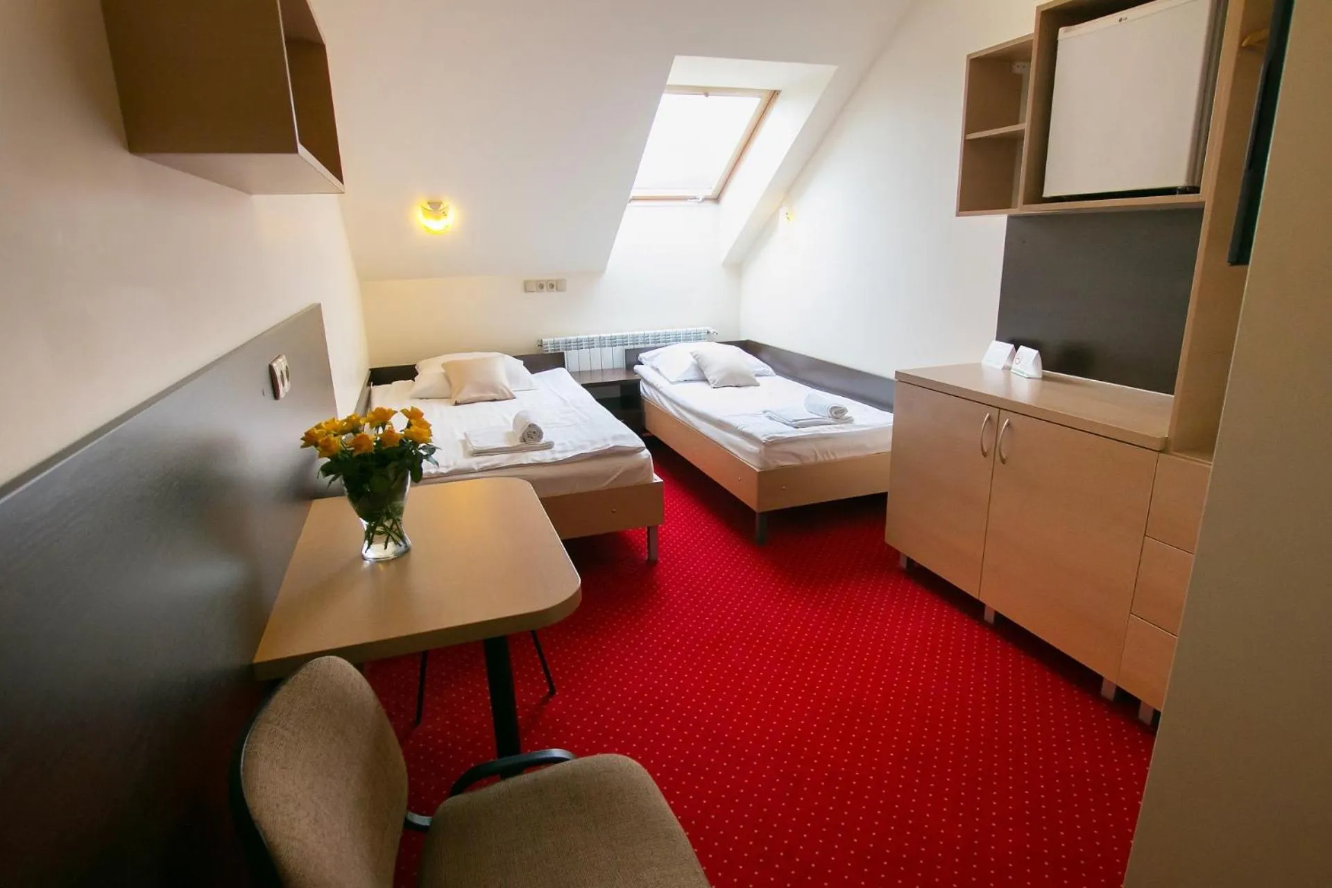 Photo of the whole room, Bed in Cubus-Beskidy