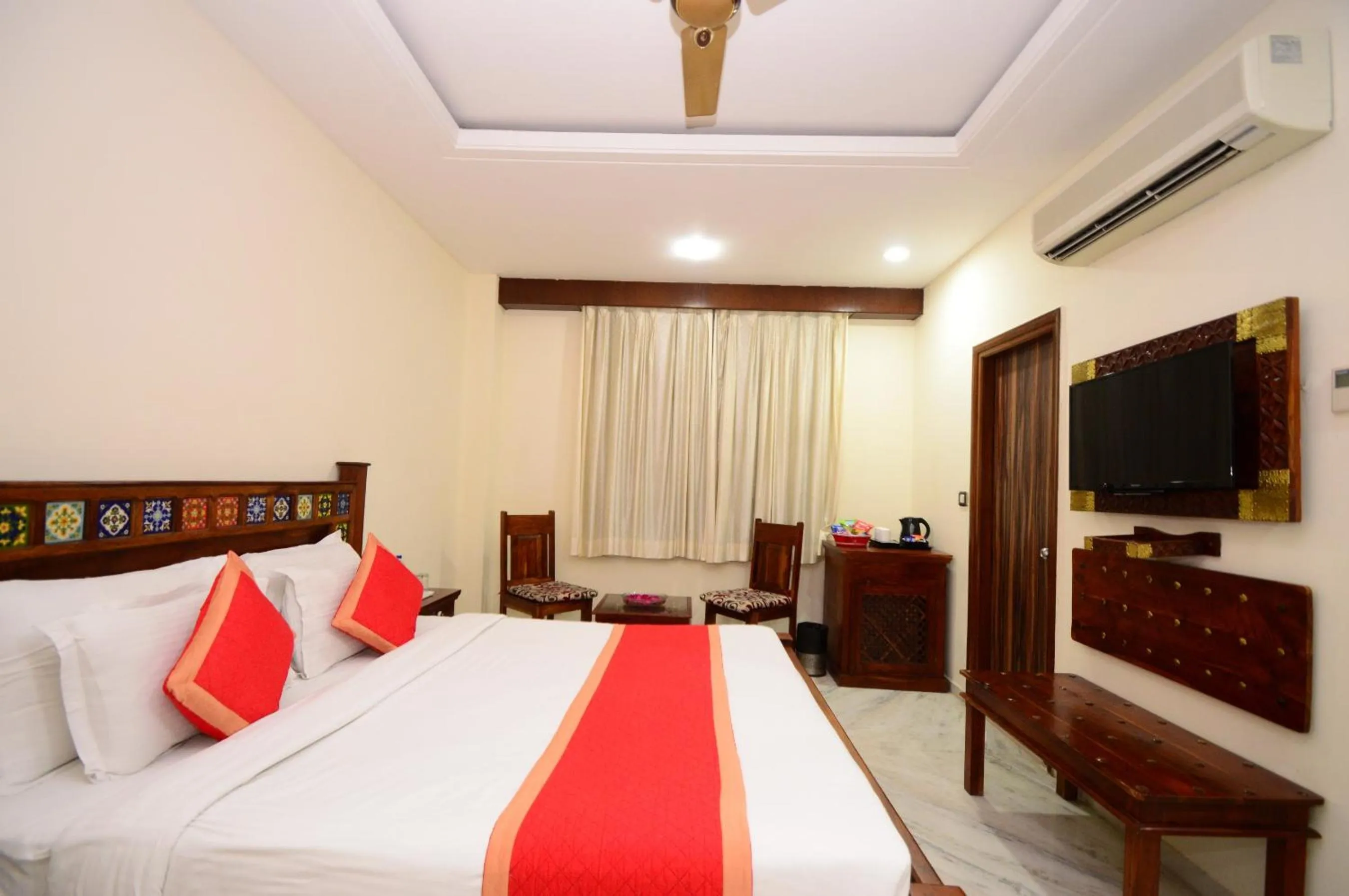 Bed in Lilypool - The Heritage Jalmahal