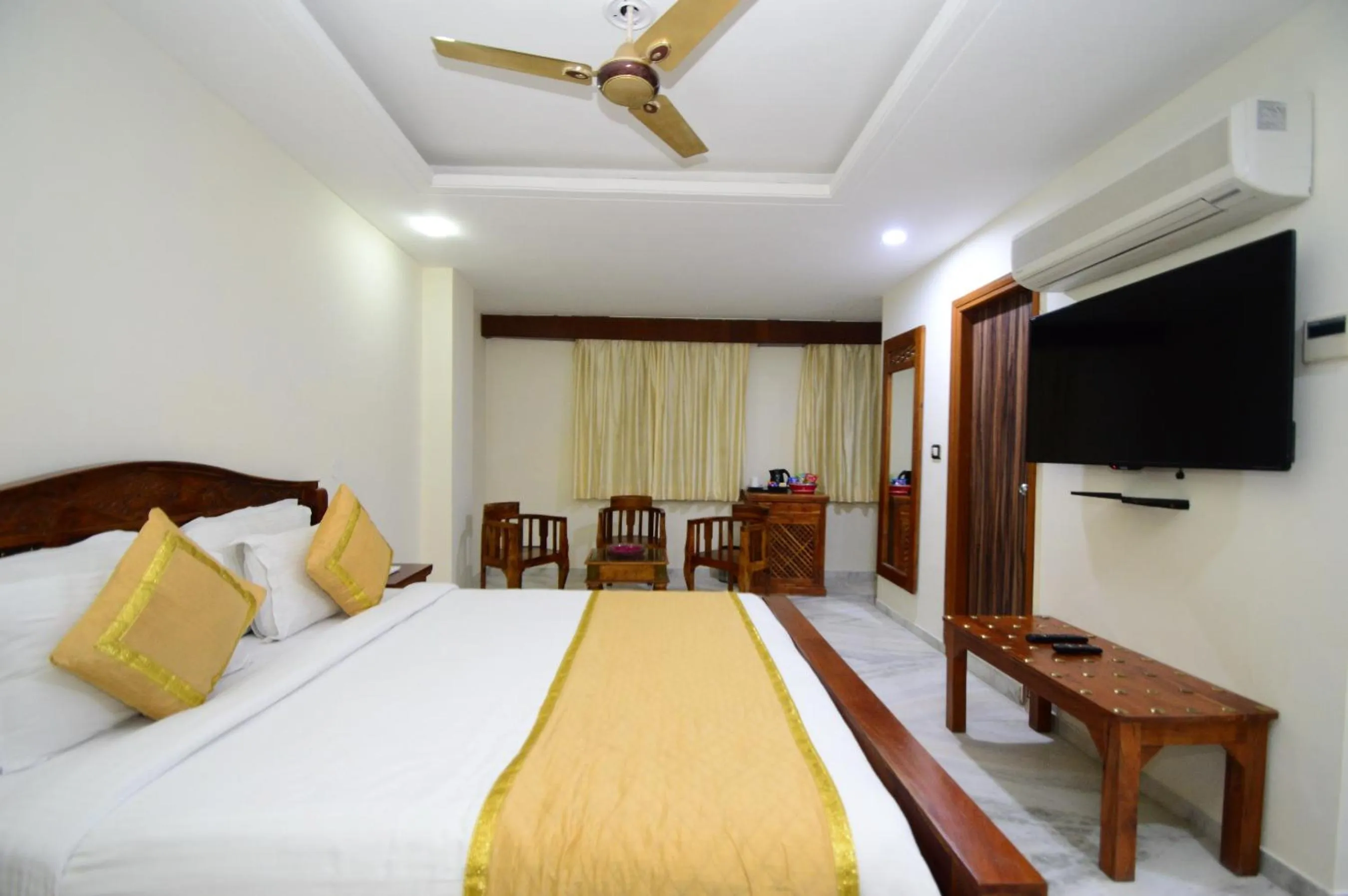 Bed in Lilypool - The Heritage Jalmahal