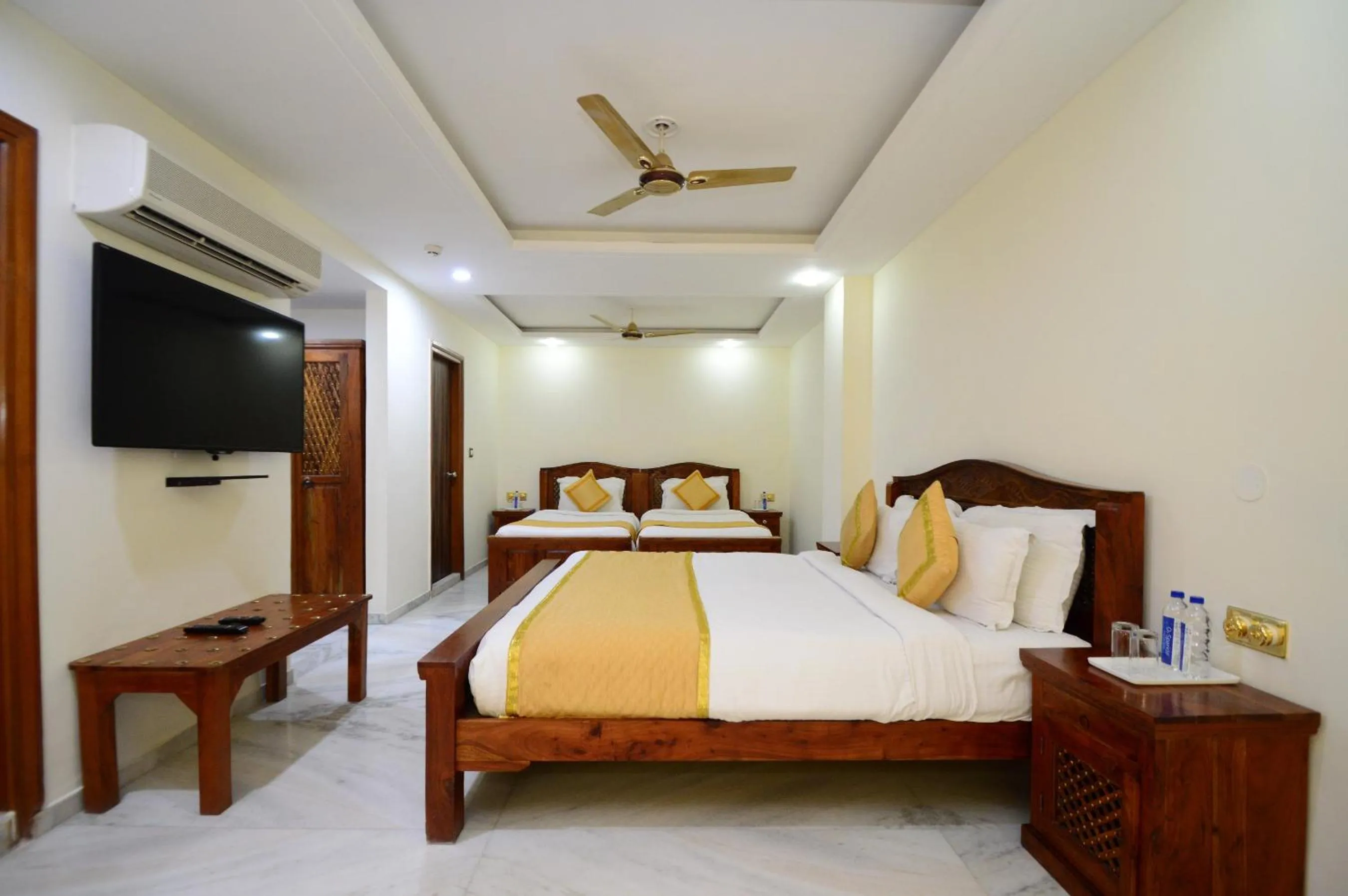 Bed in Lilypool - The Heritage Jalmahal