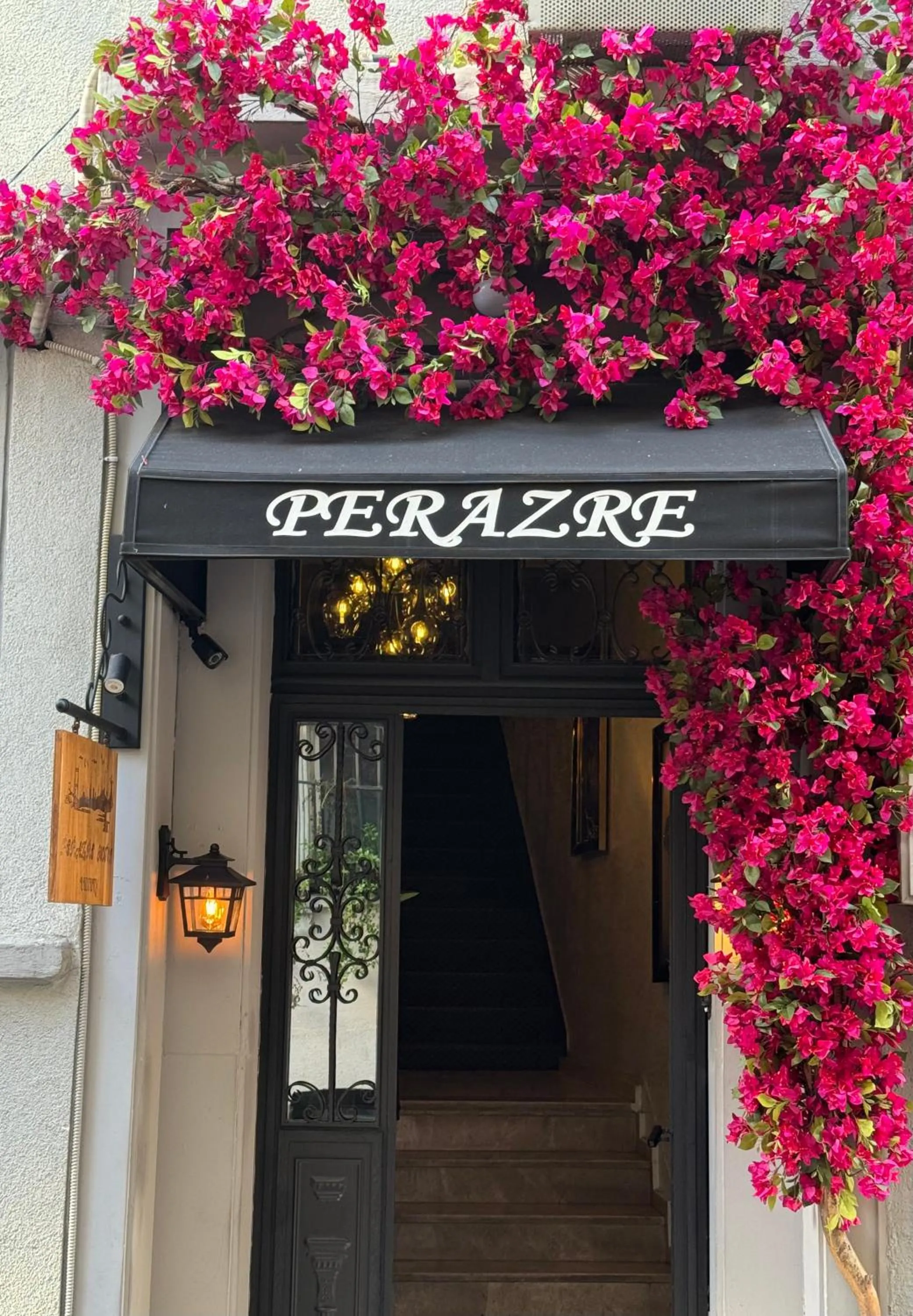 Facade/entrance in Perazre Hotel