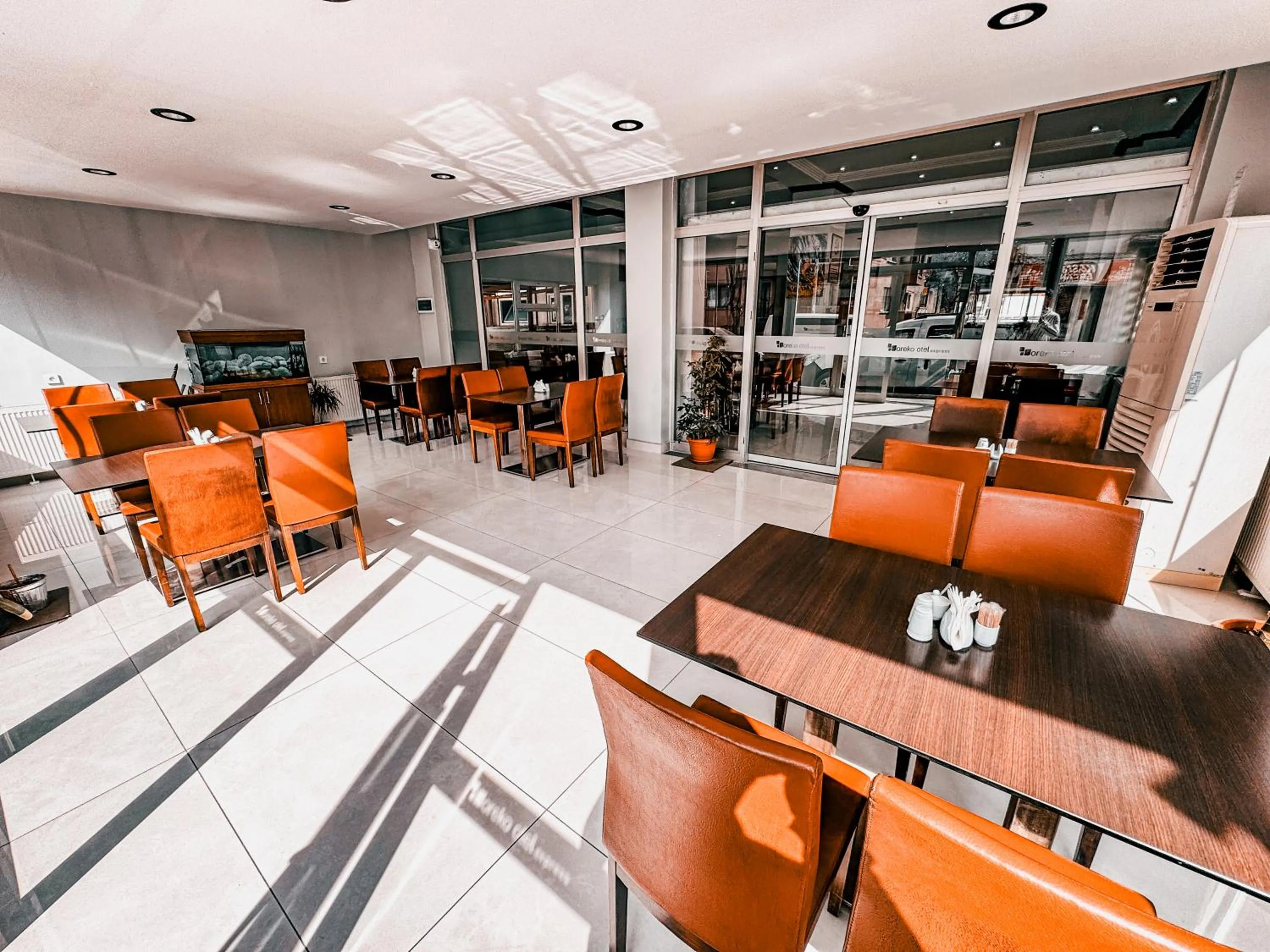 Restaurant/places to eat in Oreko Express