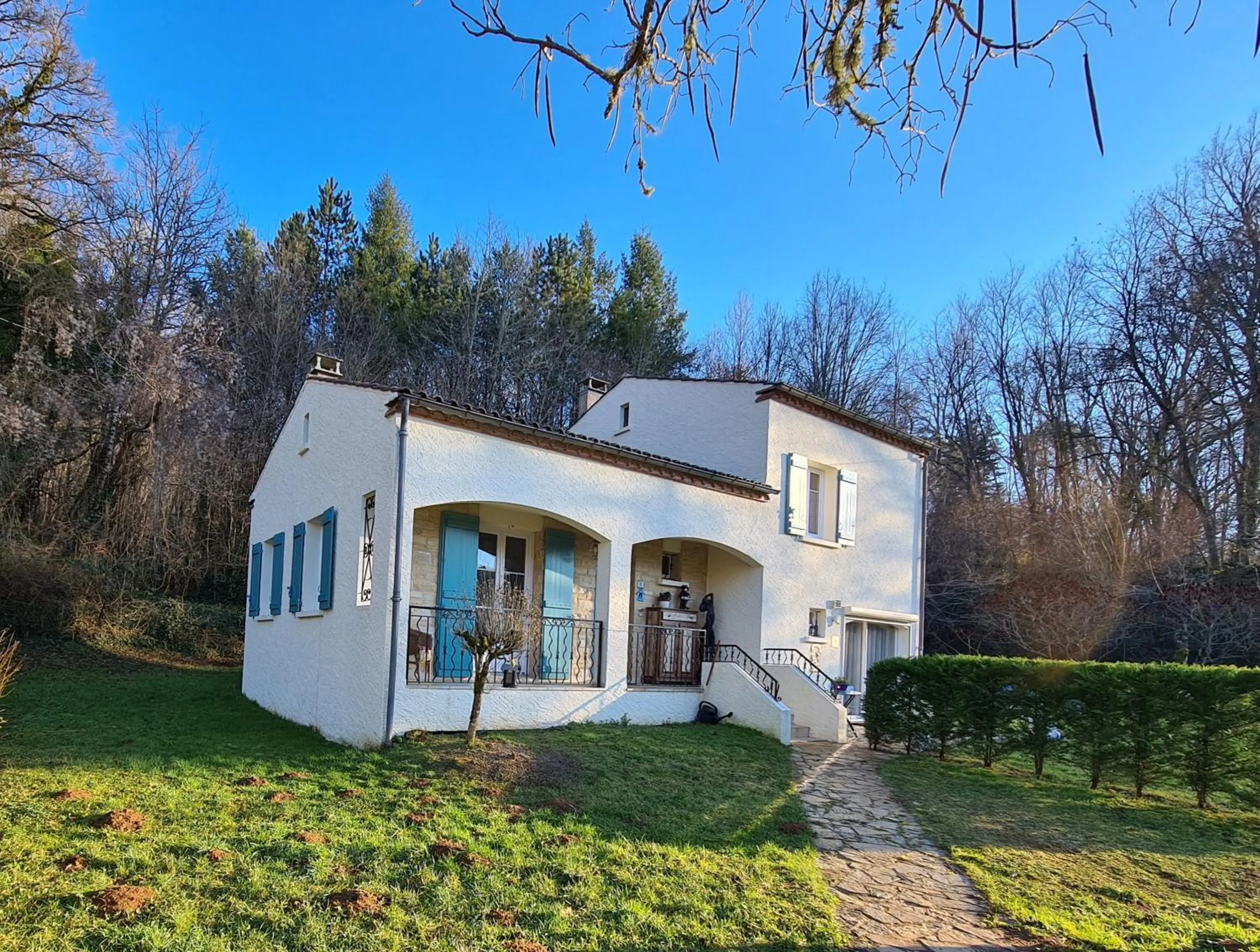 Property building in La Perle De Frayssinet-Le-Gélat - Chambre d'Hôtes - B&B