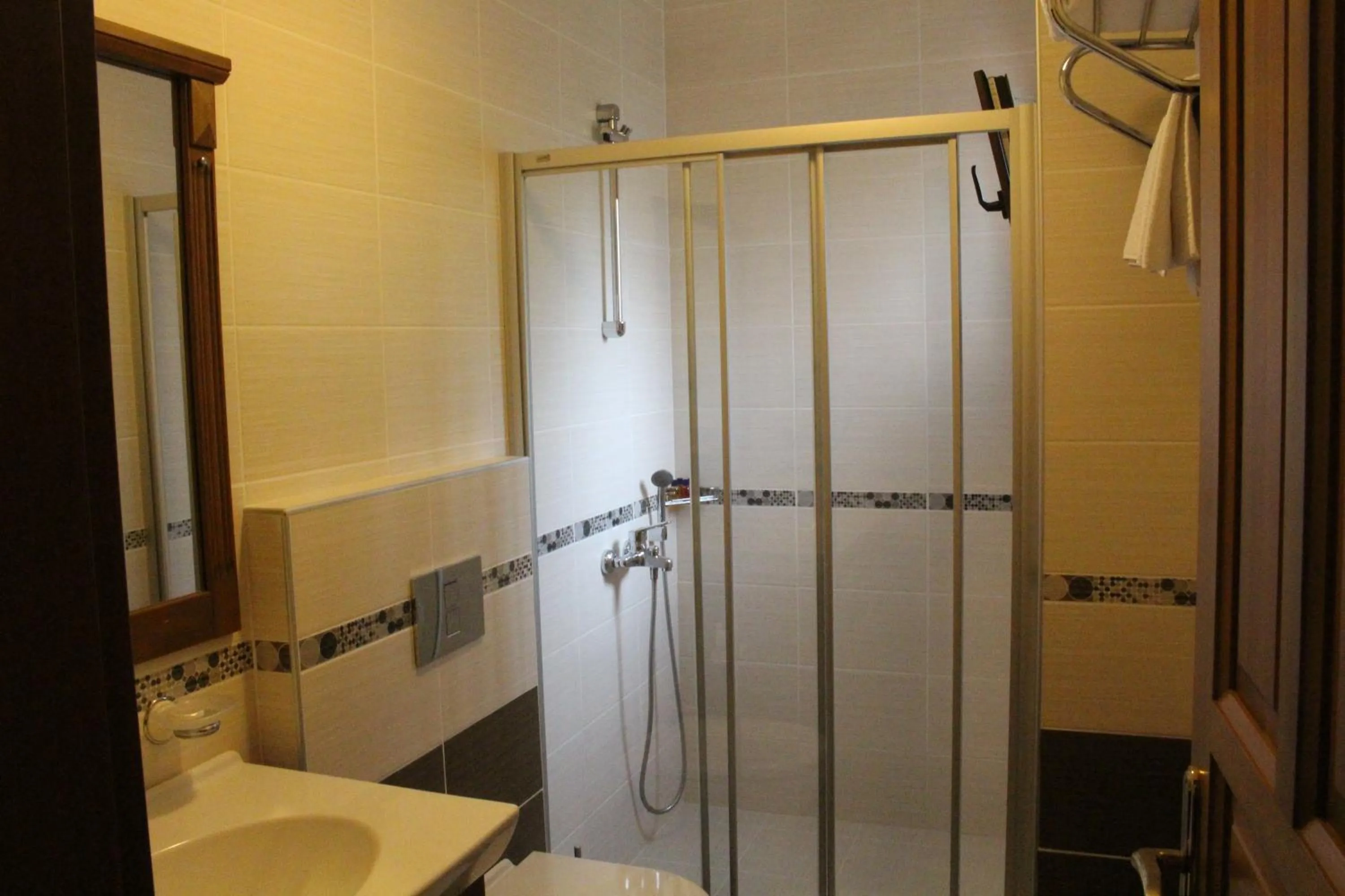 Toilet in Nirvana Hotel