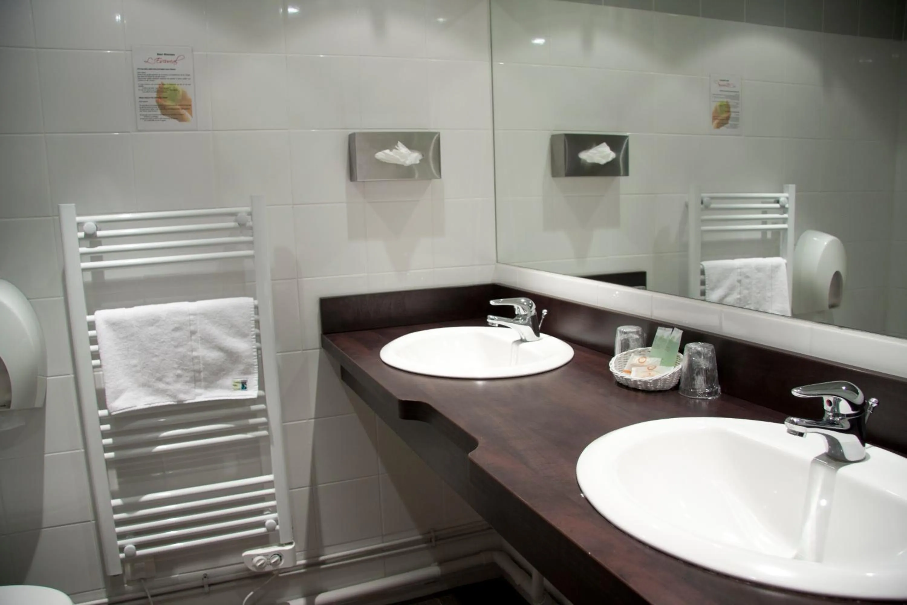 Bathroom in Kyriad Tours - Joué-Lès-Tours