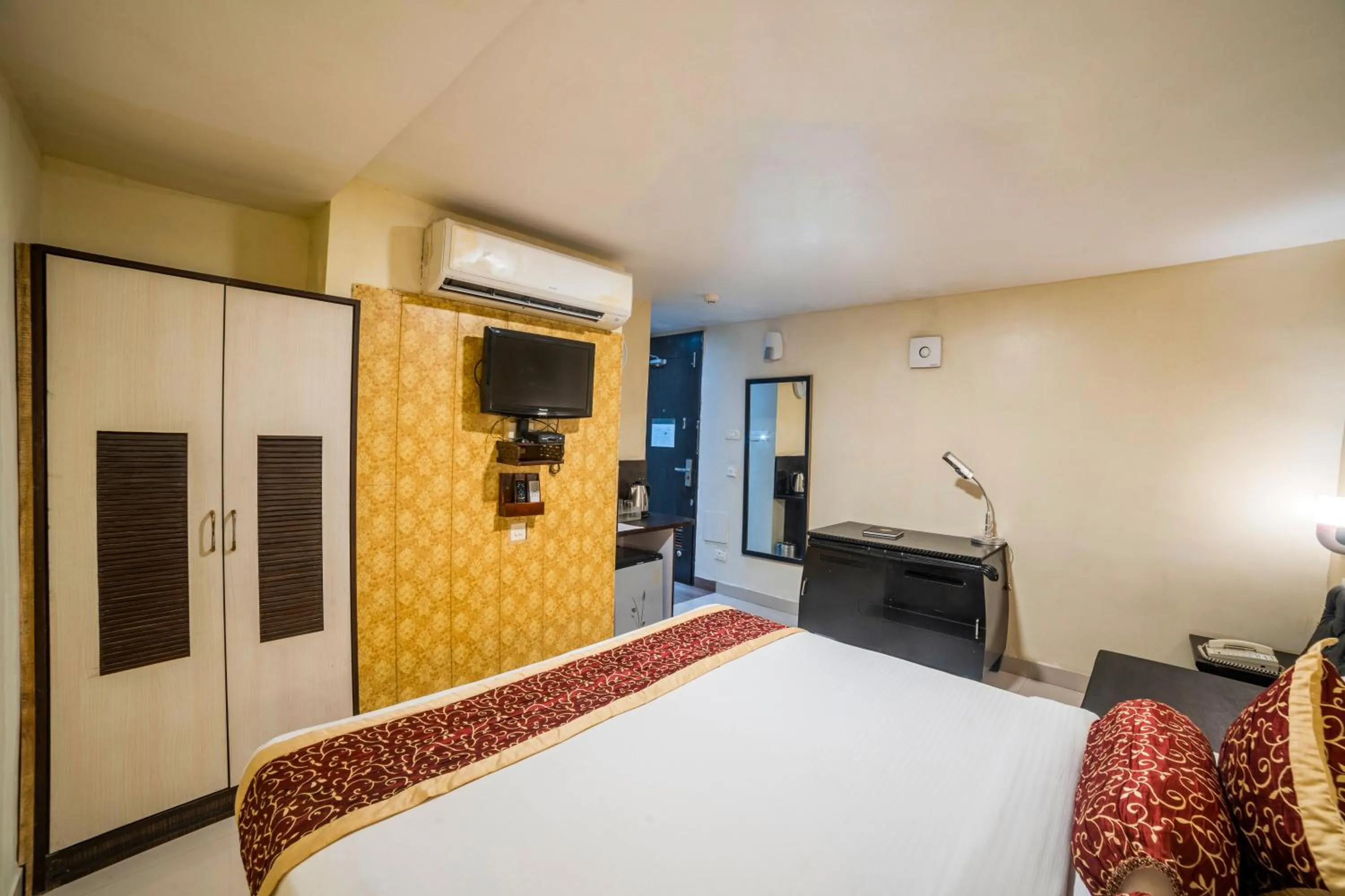 Bedroom, Bed in The Nagpur Ashok