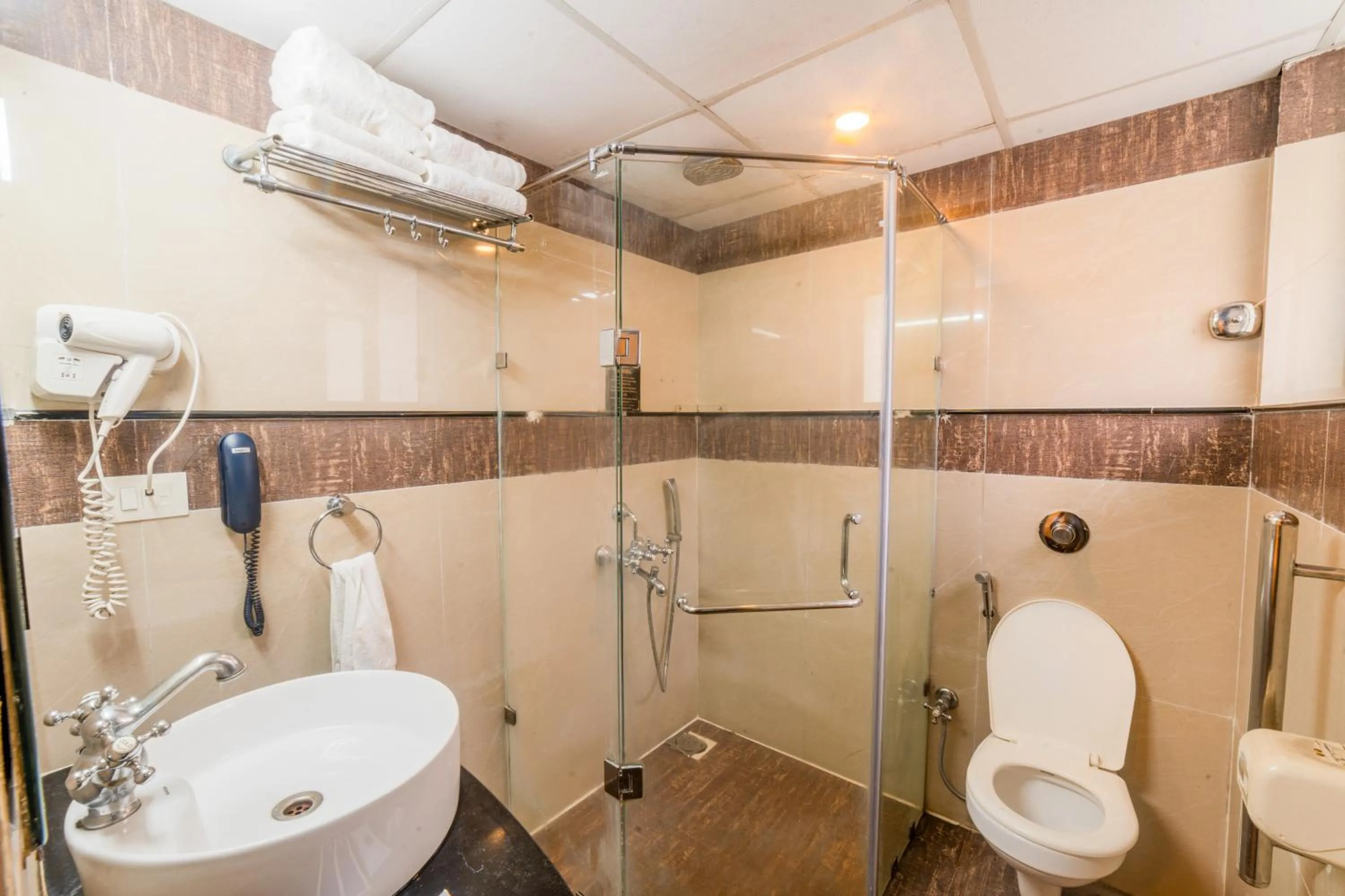 Shower in The Nagpur Ashok