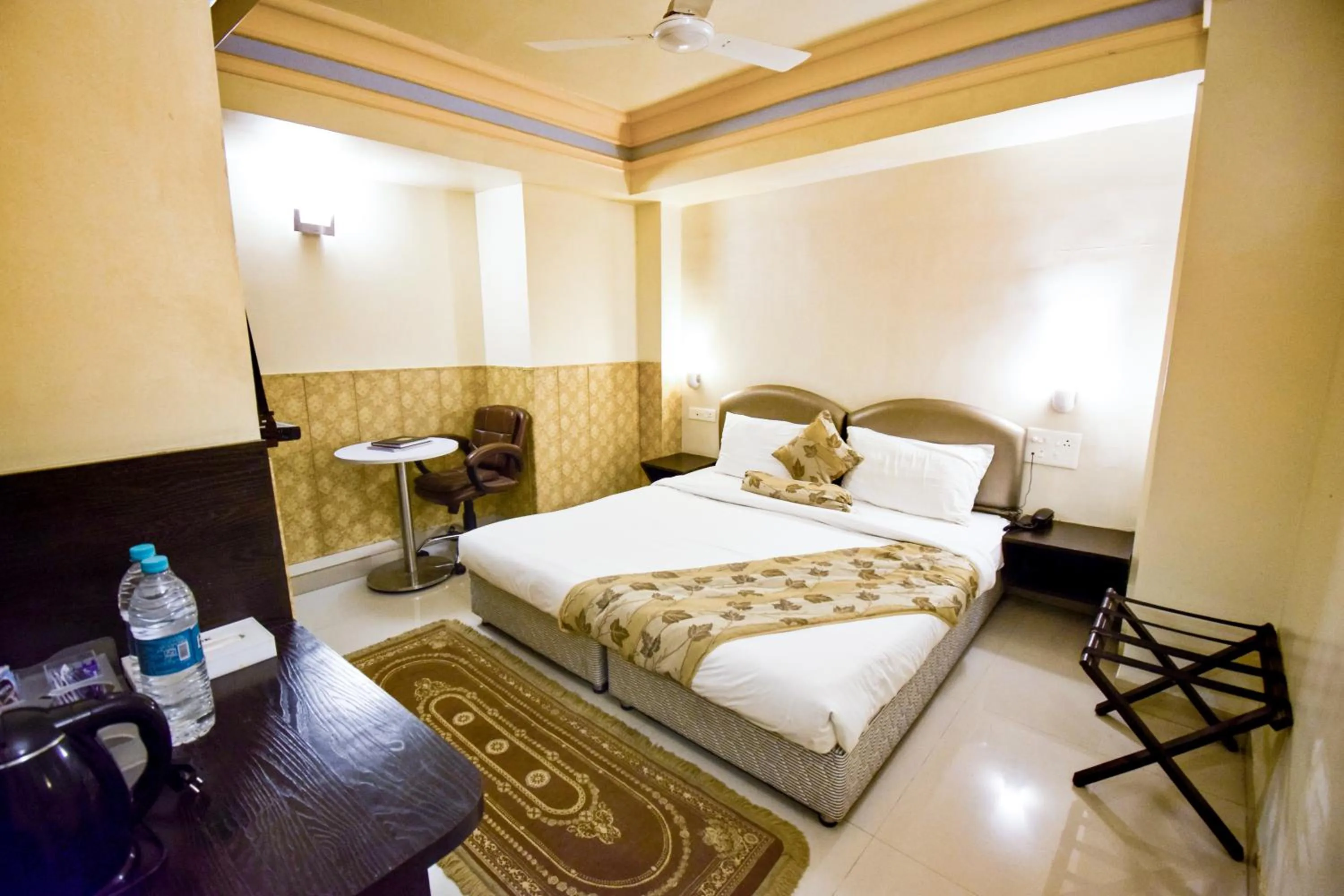 Bed in The Nagpur Ashok