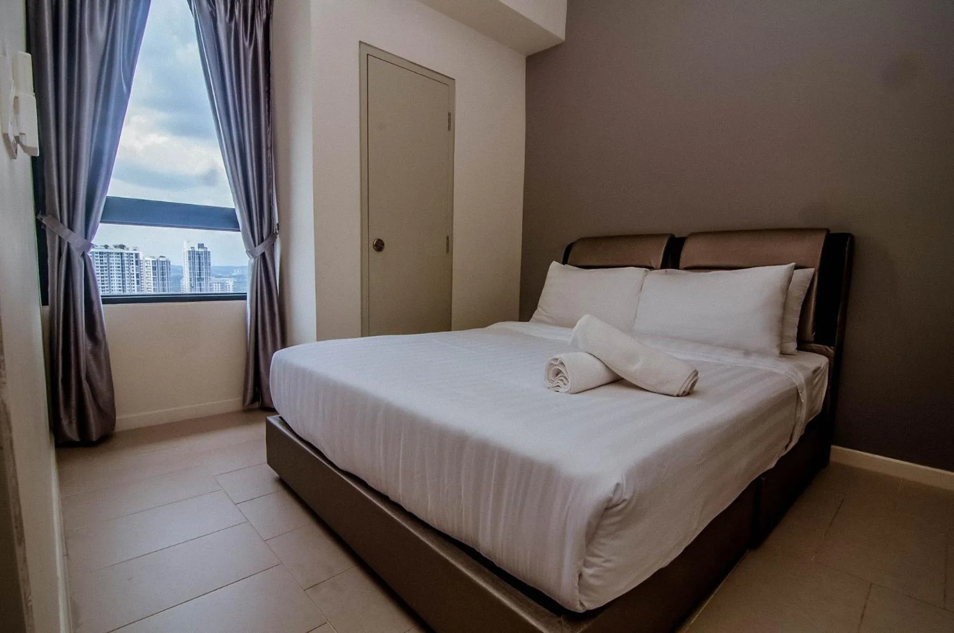 Bed in Tamarind Square Cyberjaya By IdealHub
