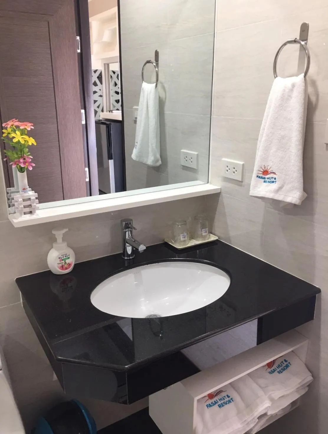 Fasai hut and resort