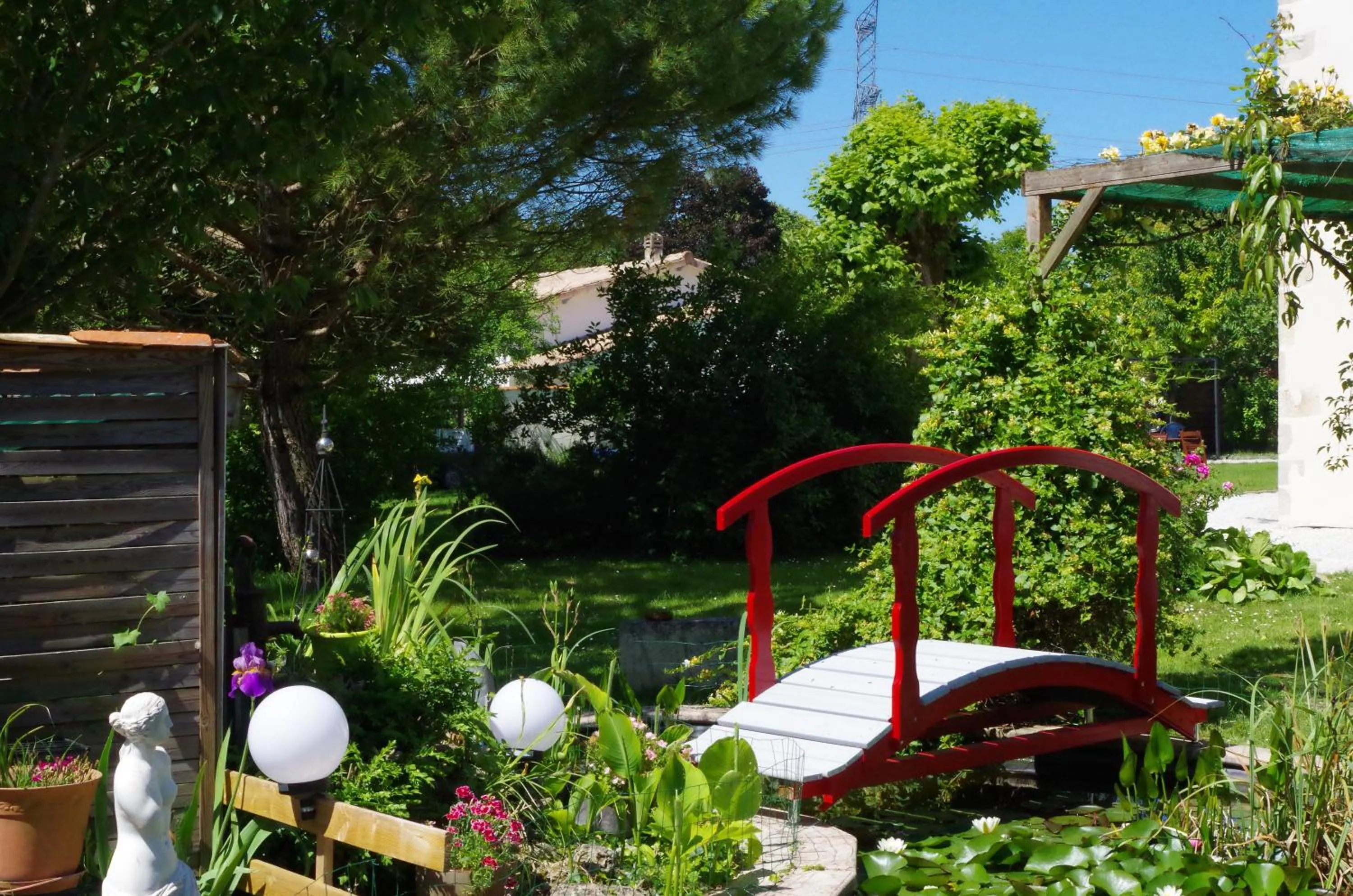 Patio in Maison d'Hôtes Le Cadran Solaire