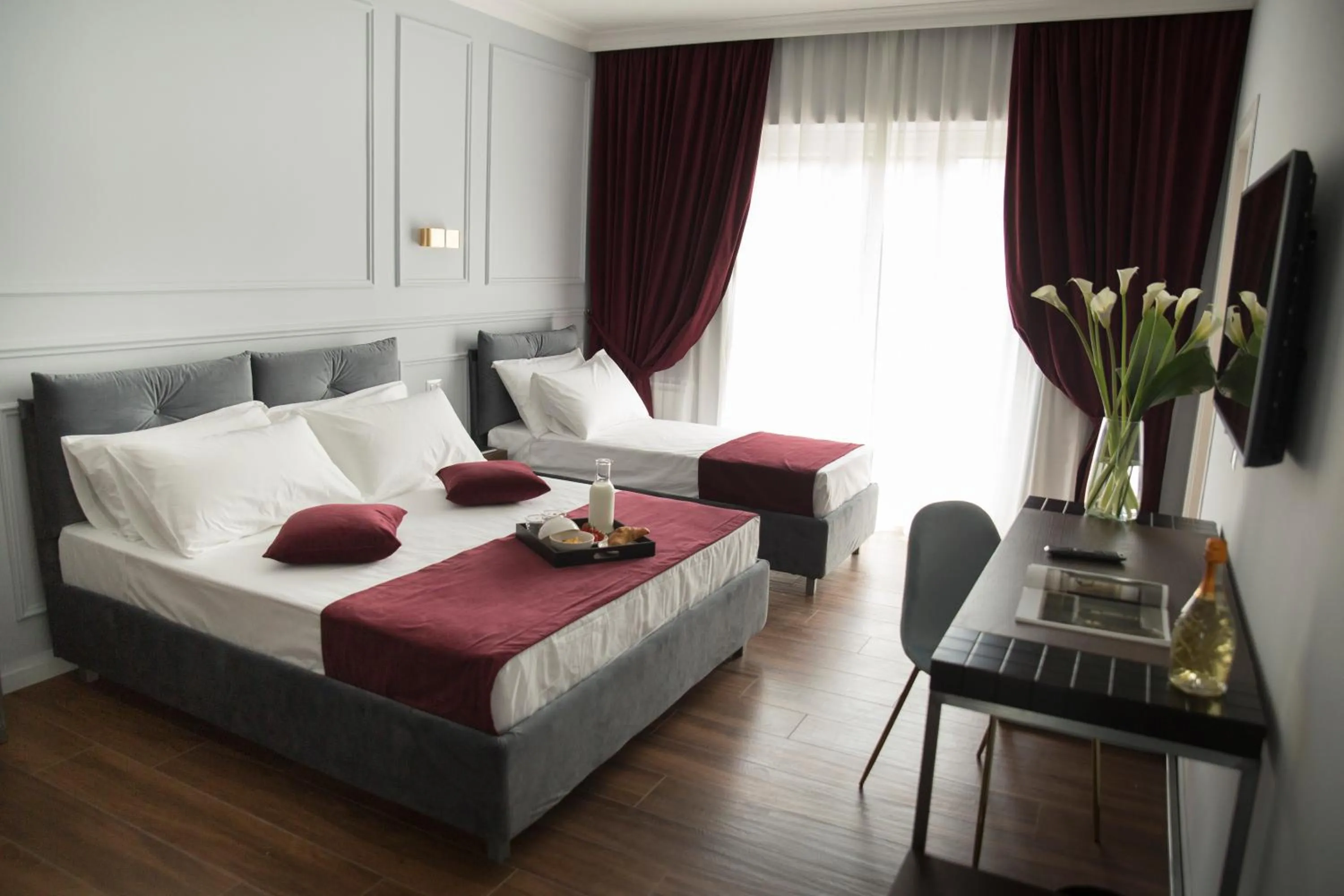 Photo of the whole room, Bed in Unicum Roma Suites