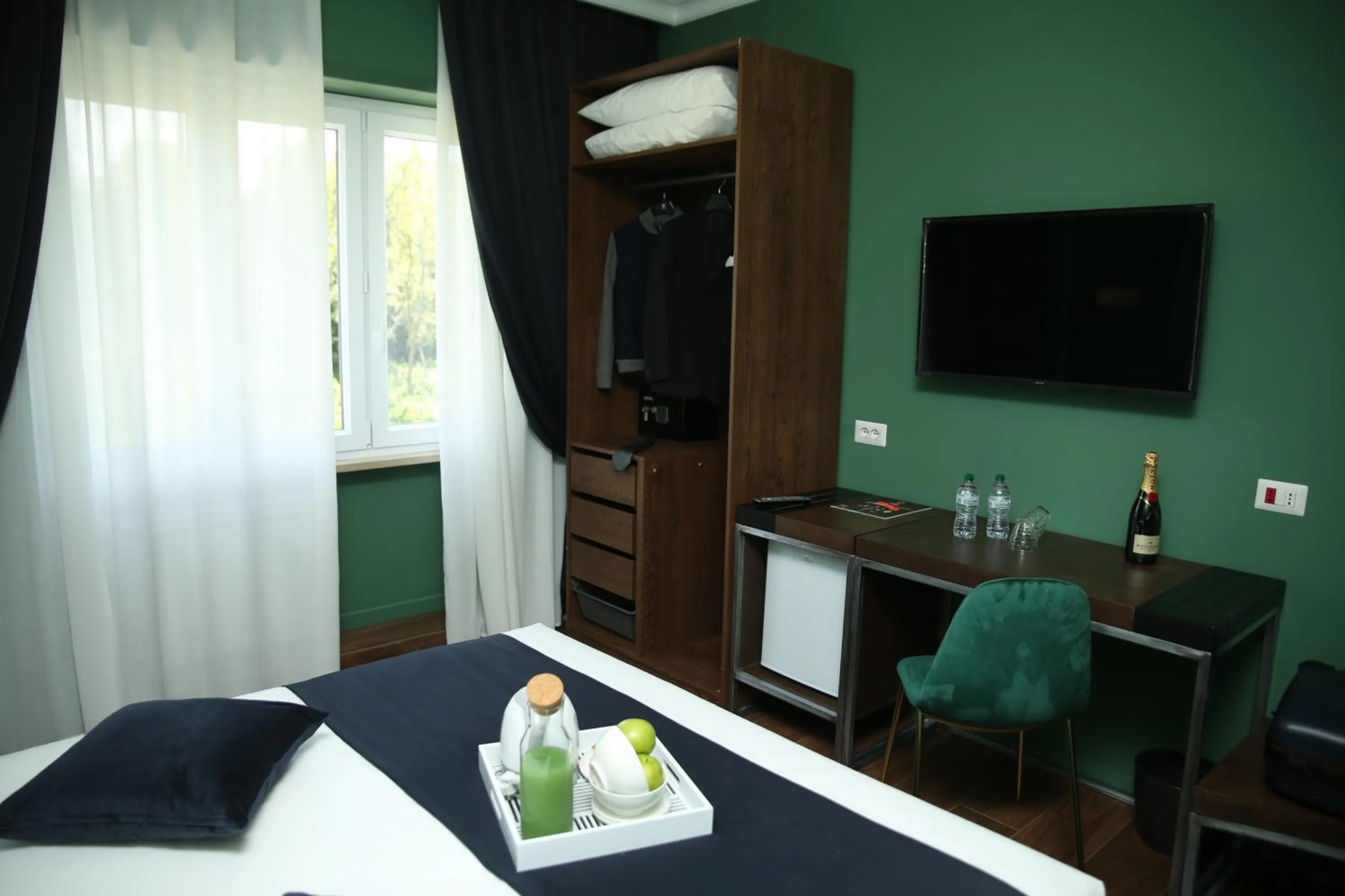 TV and multimedia, Bed in Unicum Roma Suites