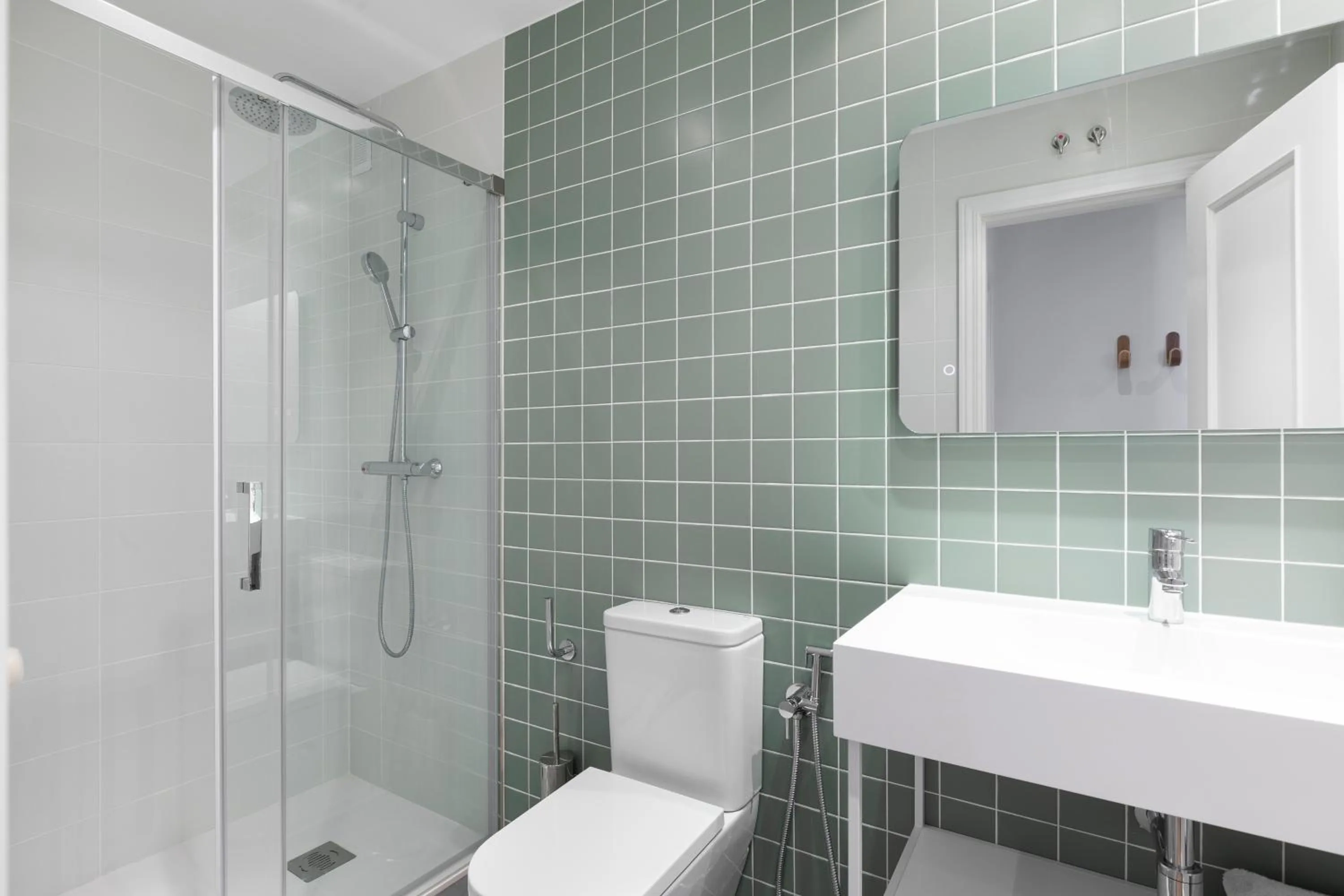 Shower in Aspasios Calle Mayor Apartments