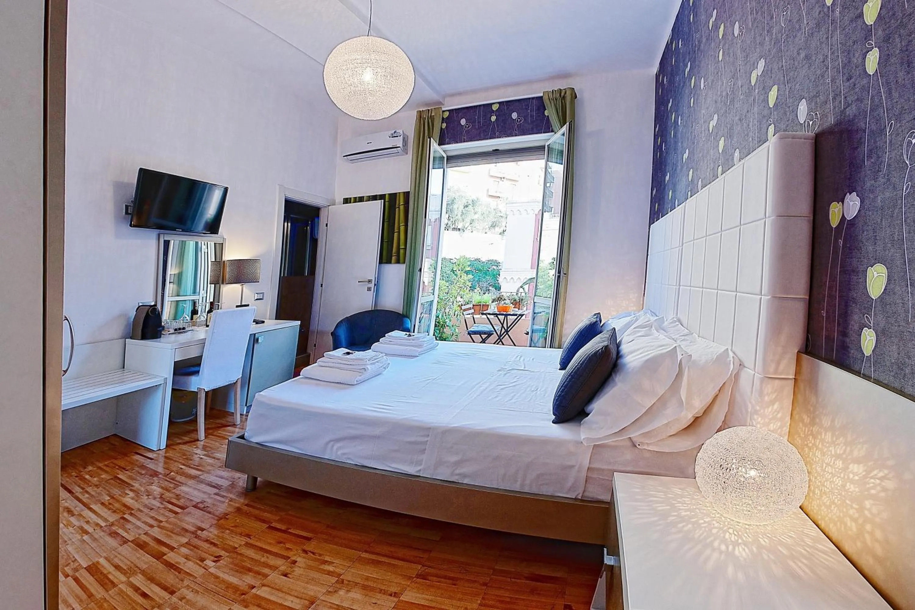 Bedroom, Bed in B&B Pellicano Guest House