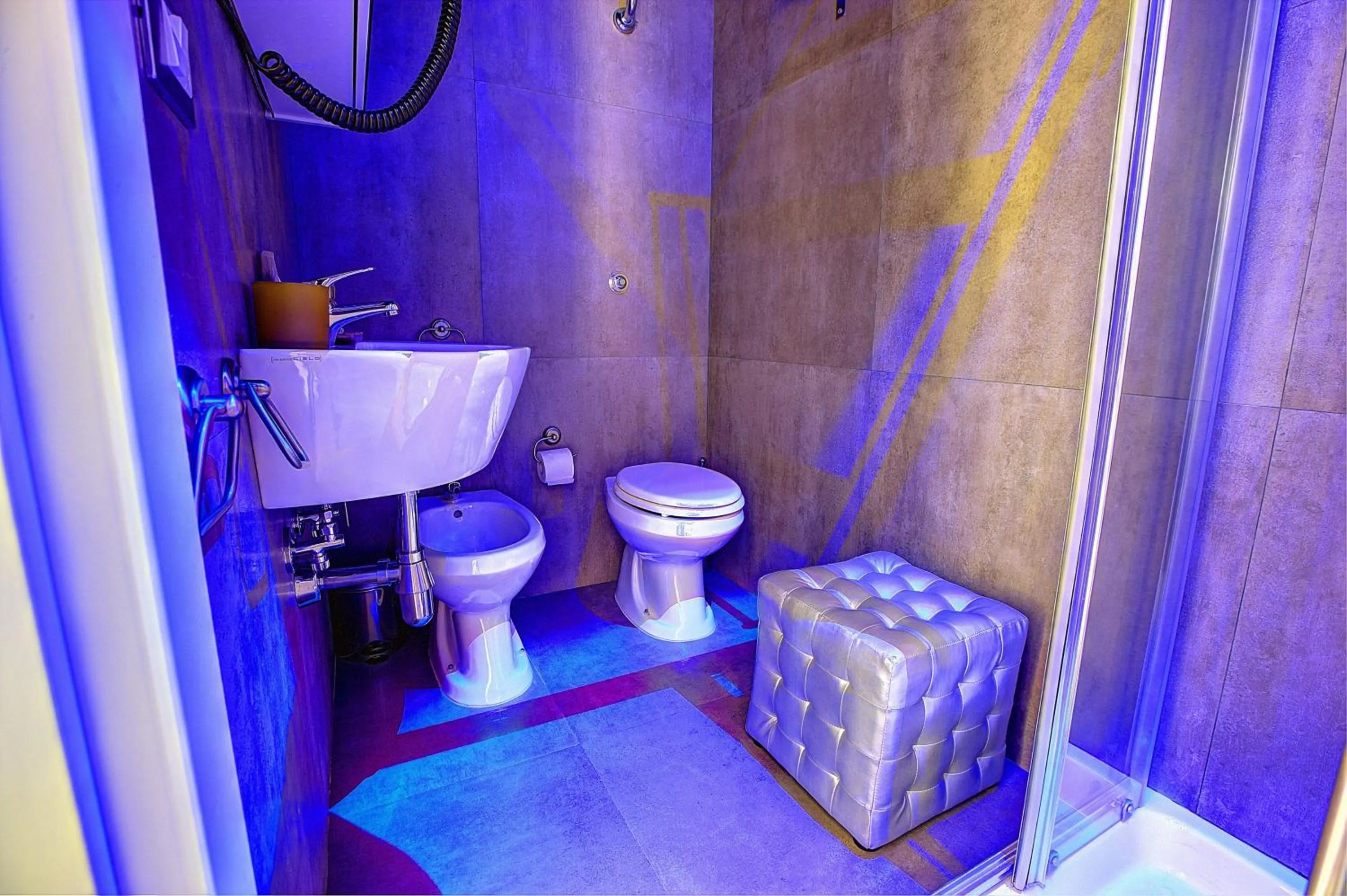 Toilet in B&B Pellicano Guest House