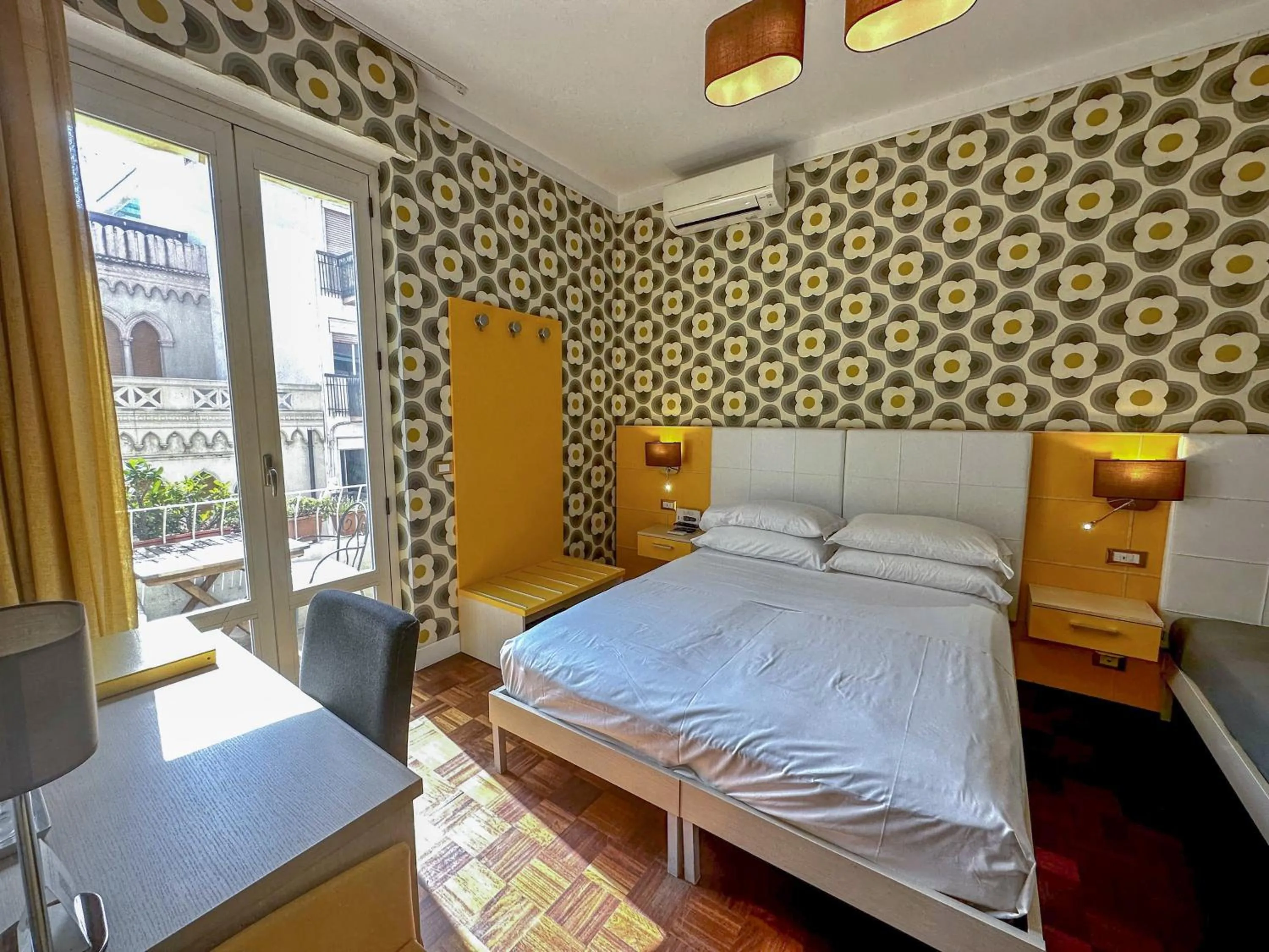 Bedroom, Bed in B&B Pellicano Guest House