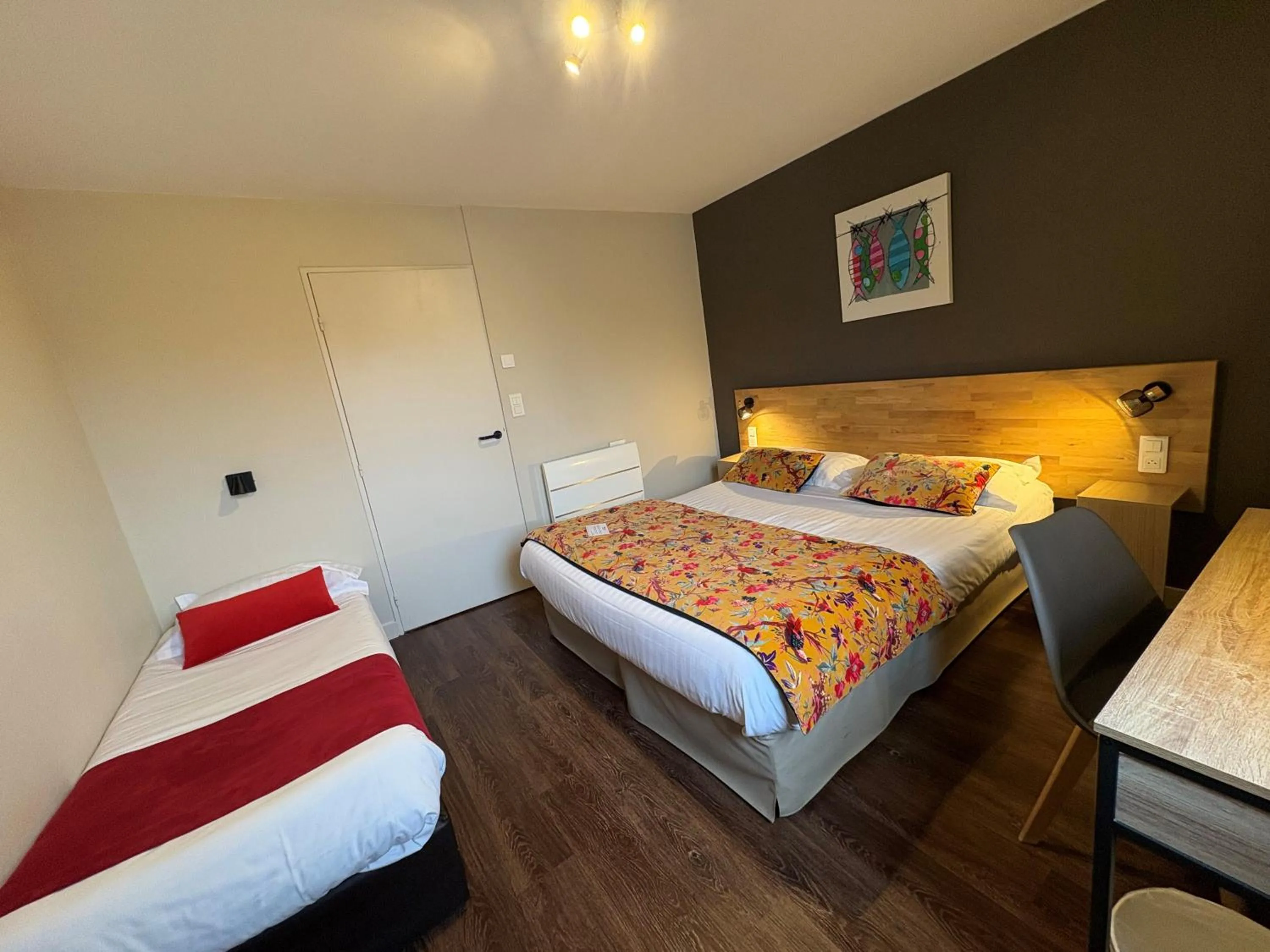 Bed in Brit Hotel Quimper Nord