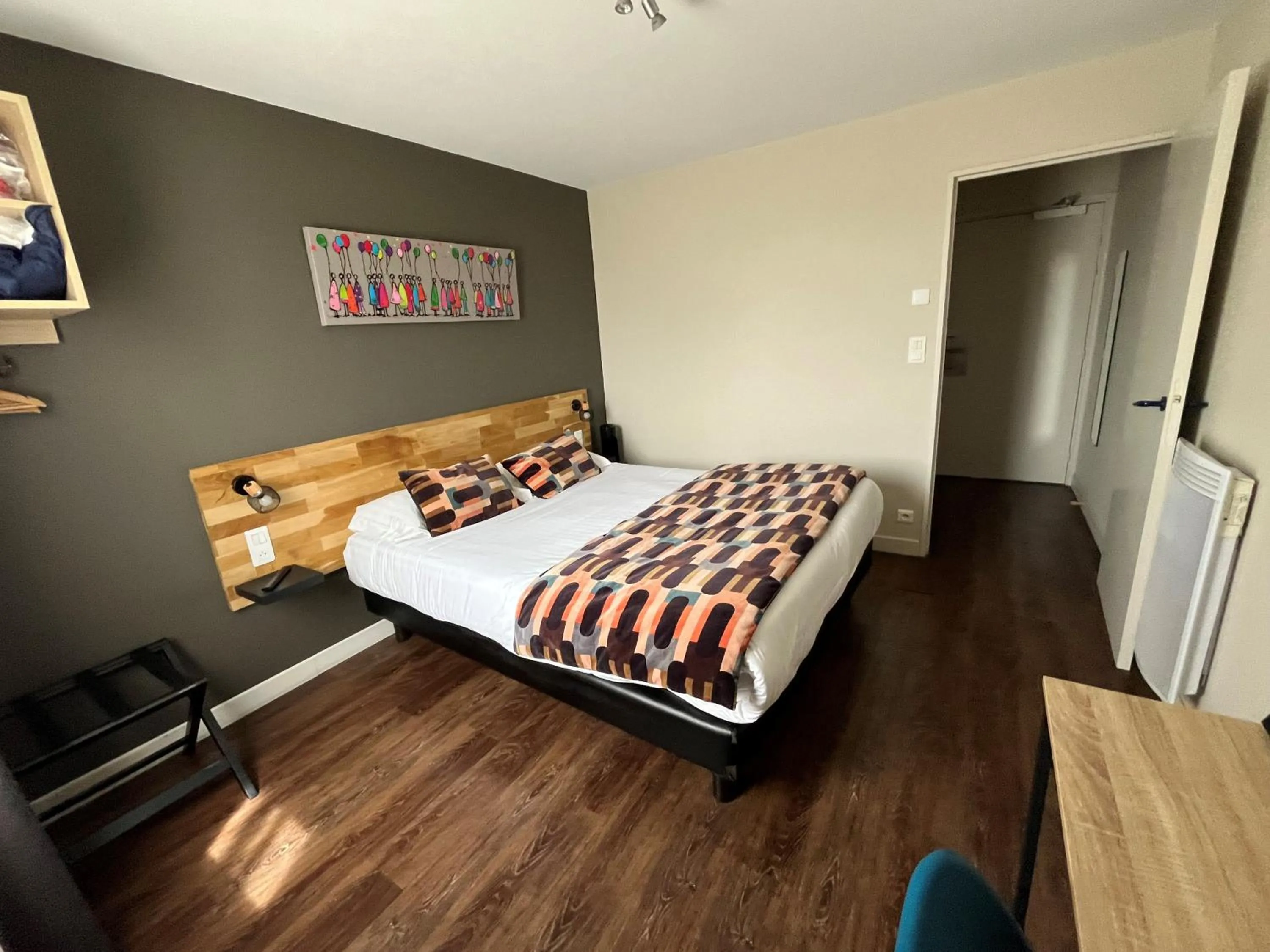 Bed in Brit Hotel Quimper Nord