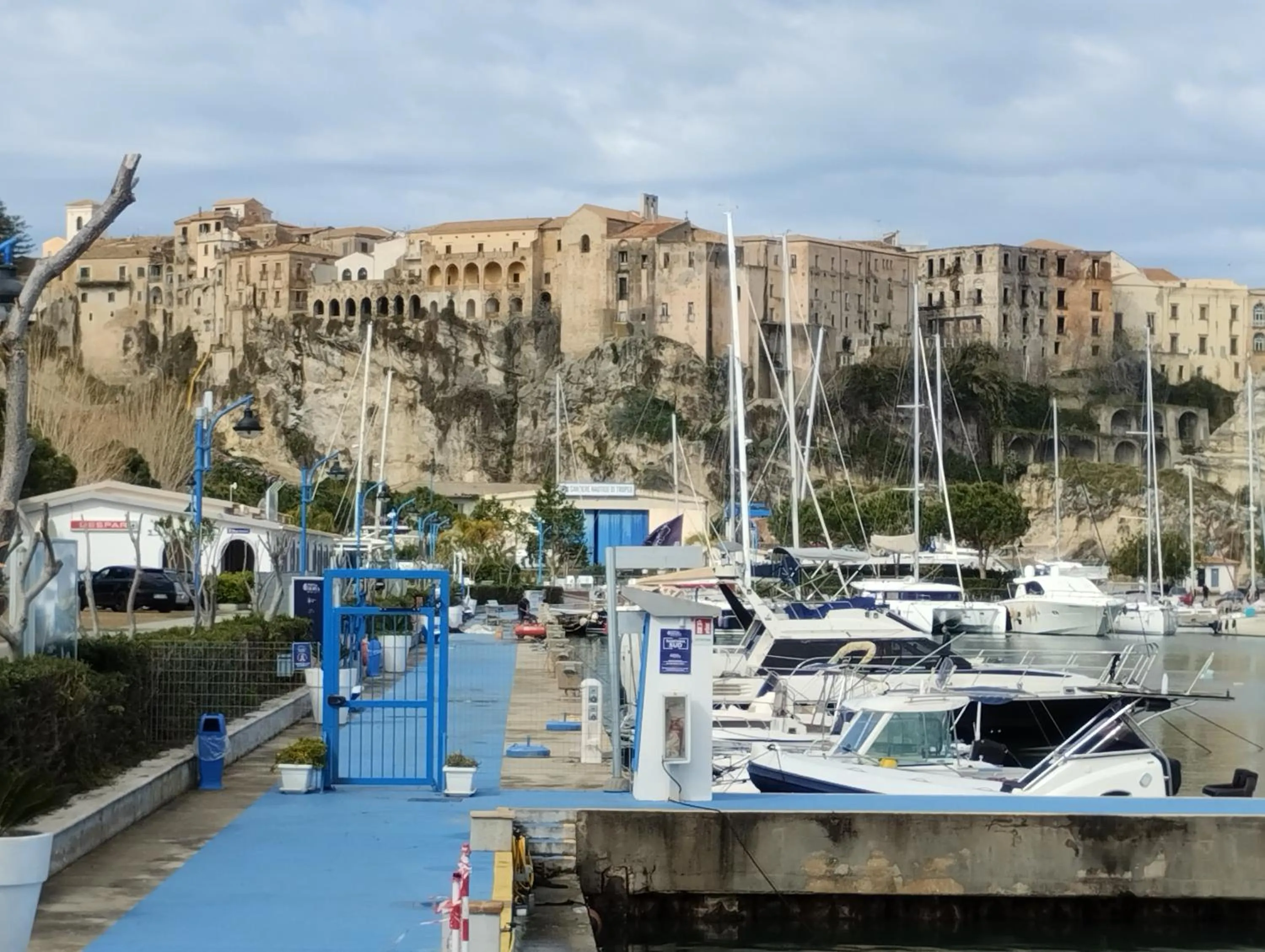 Nearby landmark in OLYMPUS ROOM