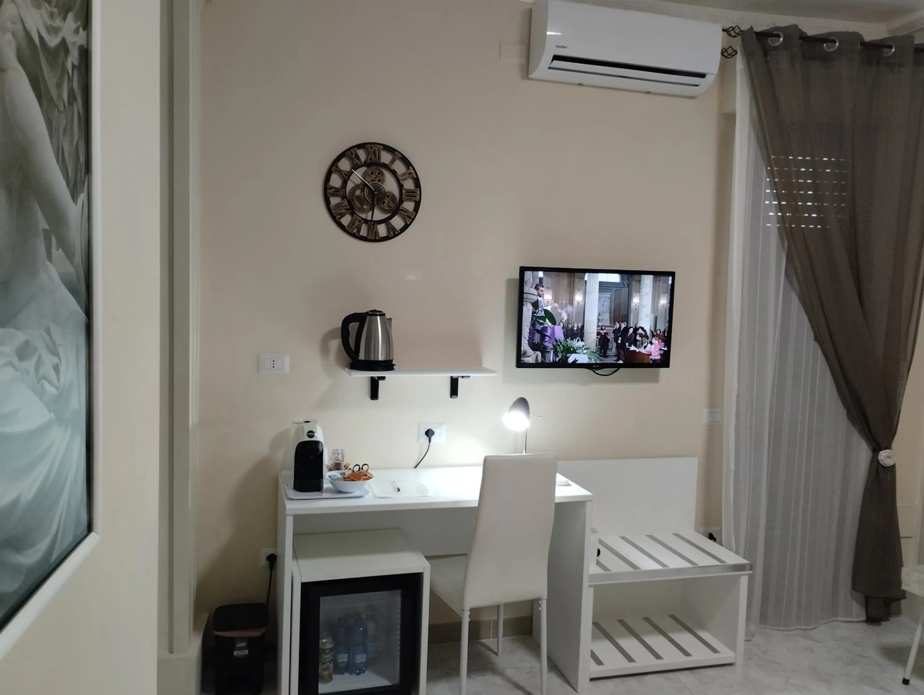 Photo of the whole room in OLYMPUS ROOM