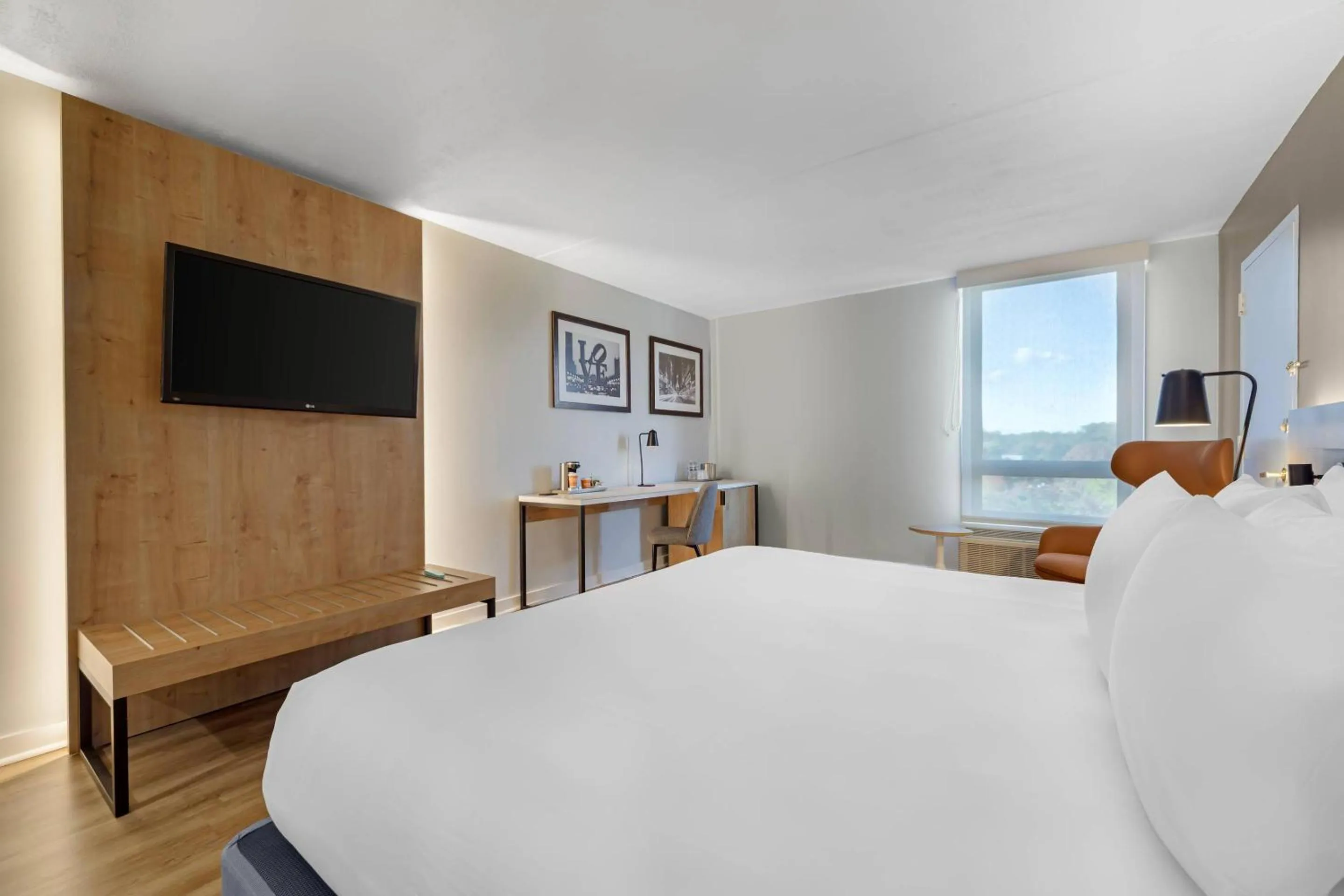 Bedroom, Bed in Radisson Hotel Philadelphia Northeast